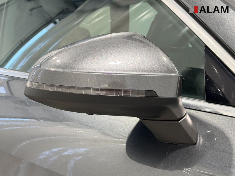 Audi A4 Avant 40 TFSI S line ACC Lane Park Side 360° — photo 9