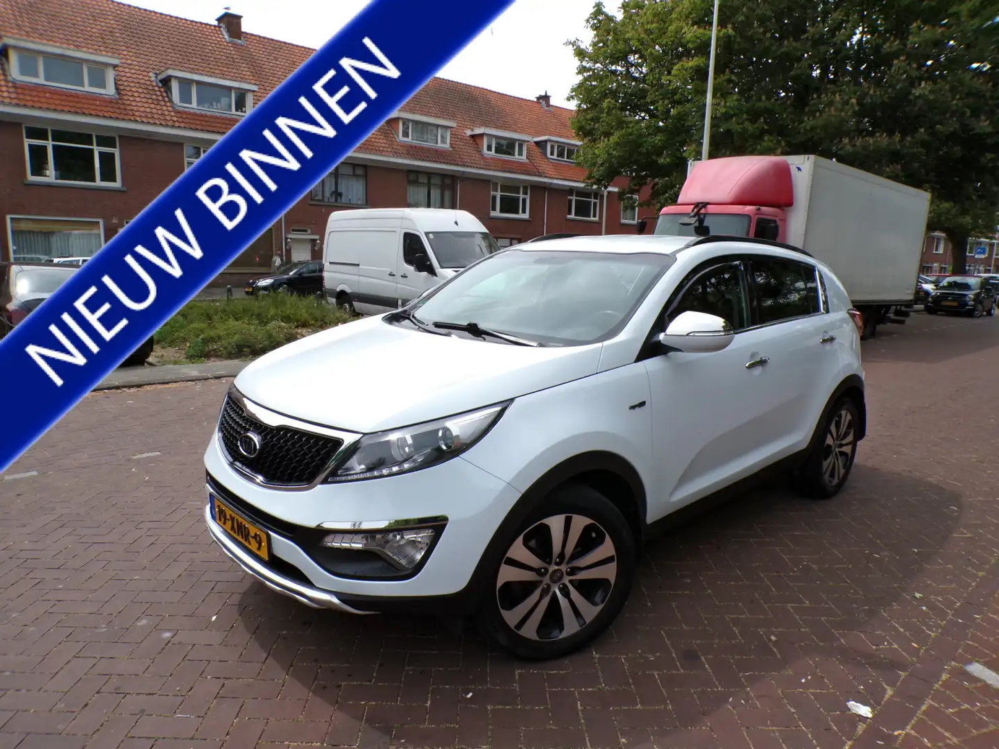 Kia Sportage 1.6 GDI Plus Pack ZEER MOOIE AUTO......TELEFOON CR Wit - 1