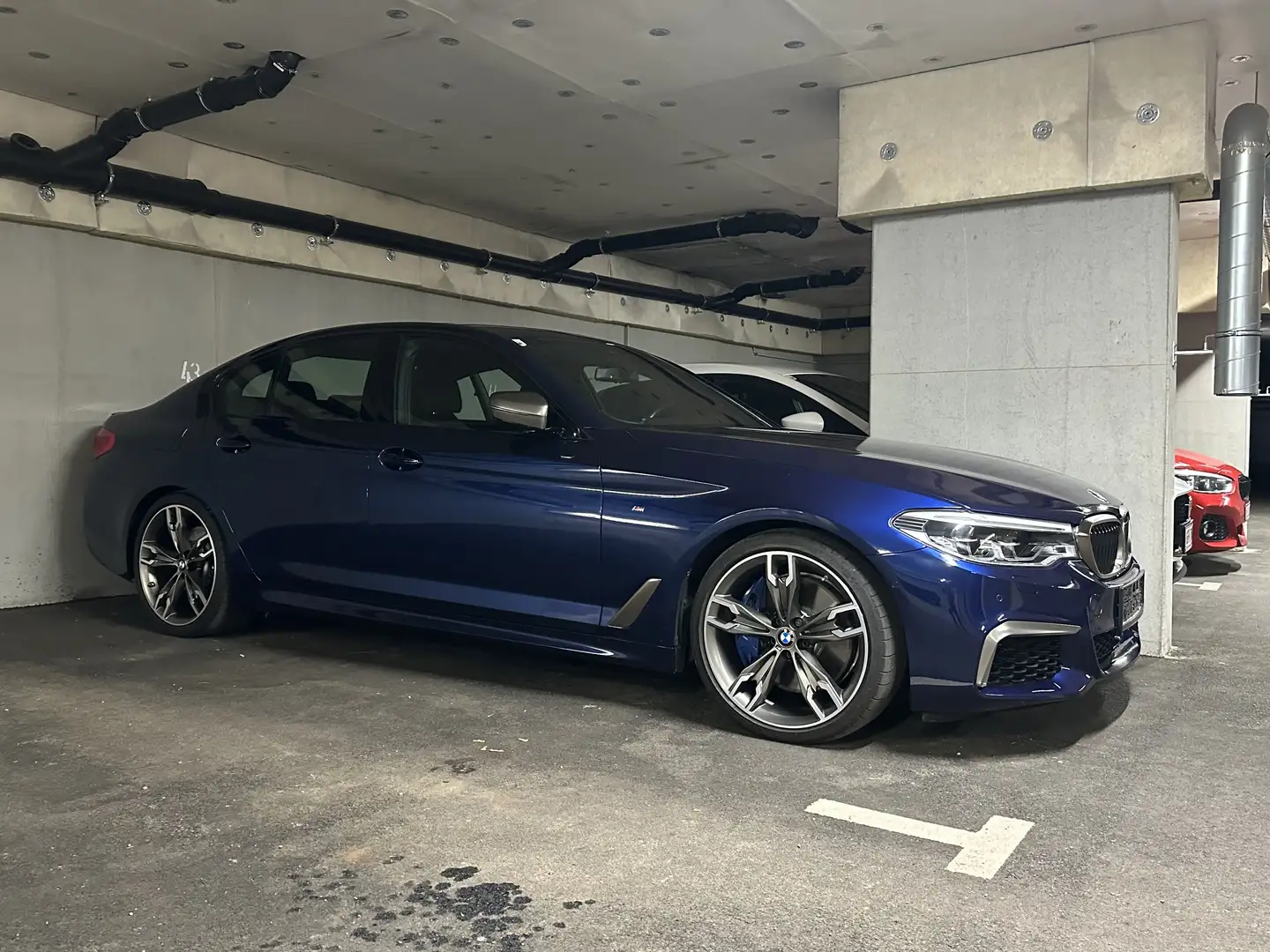 BMW 550 M550d xDrive Blau - 1