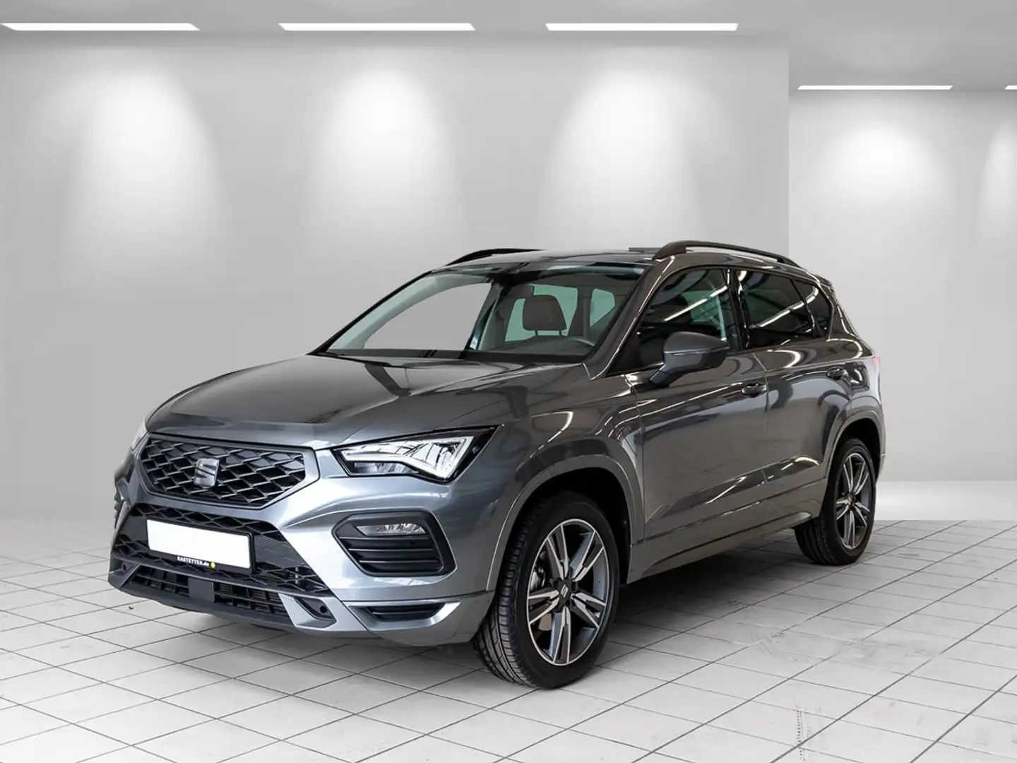SEAT Ateca FR TSI DSG PanoSD+ACC+eHeckkl+Navi+virtCP+18Z+Kame Grijs - 2