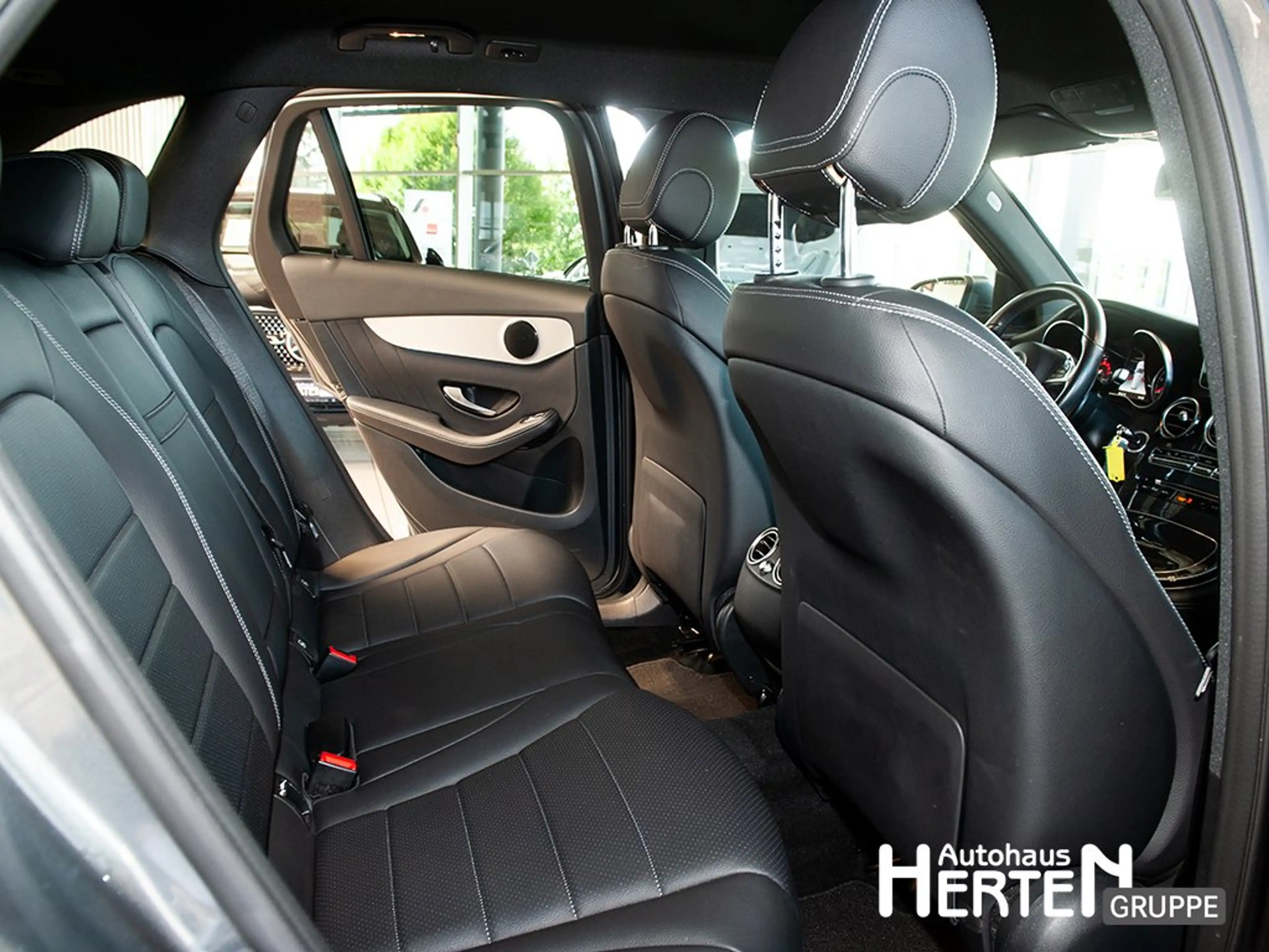 Mercedes-Benz GLC 250 d 4M AMG+AHK+TOTWINKEL+RÜCKFAHRKAMERA — photo 16