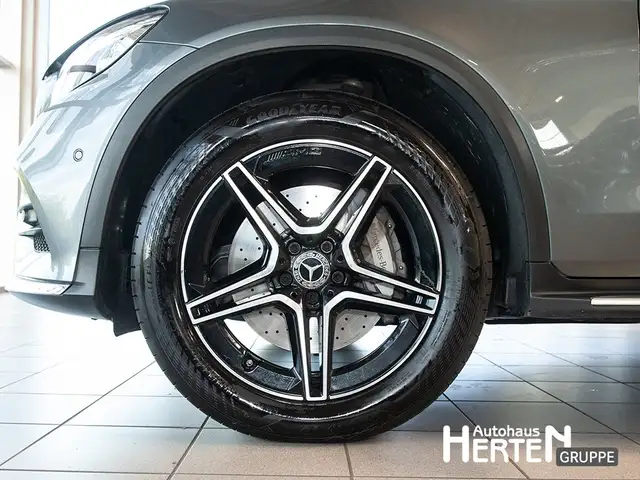 Mercedes-Benz GLC view 5