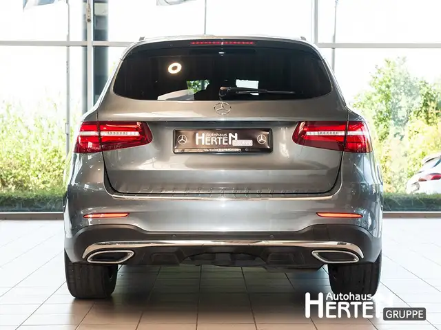 Mercedes-Benz GLC view 4
