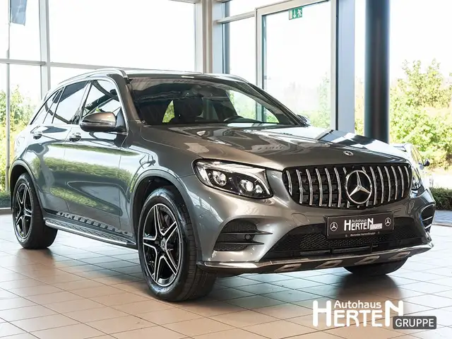 Mercedes-Benz GLC view 3