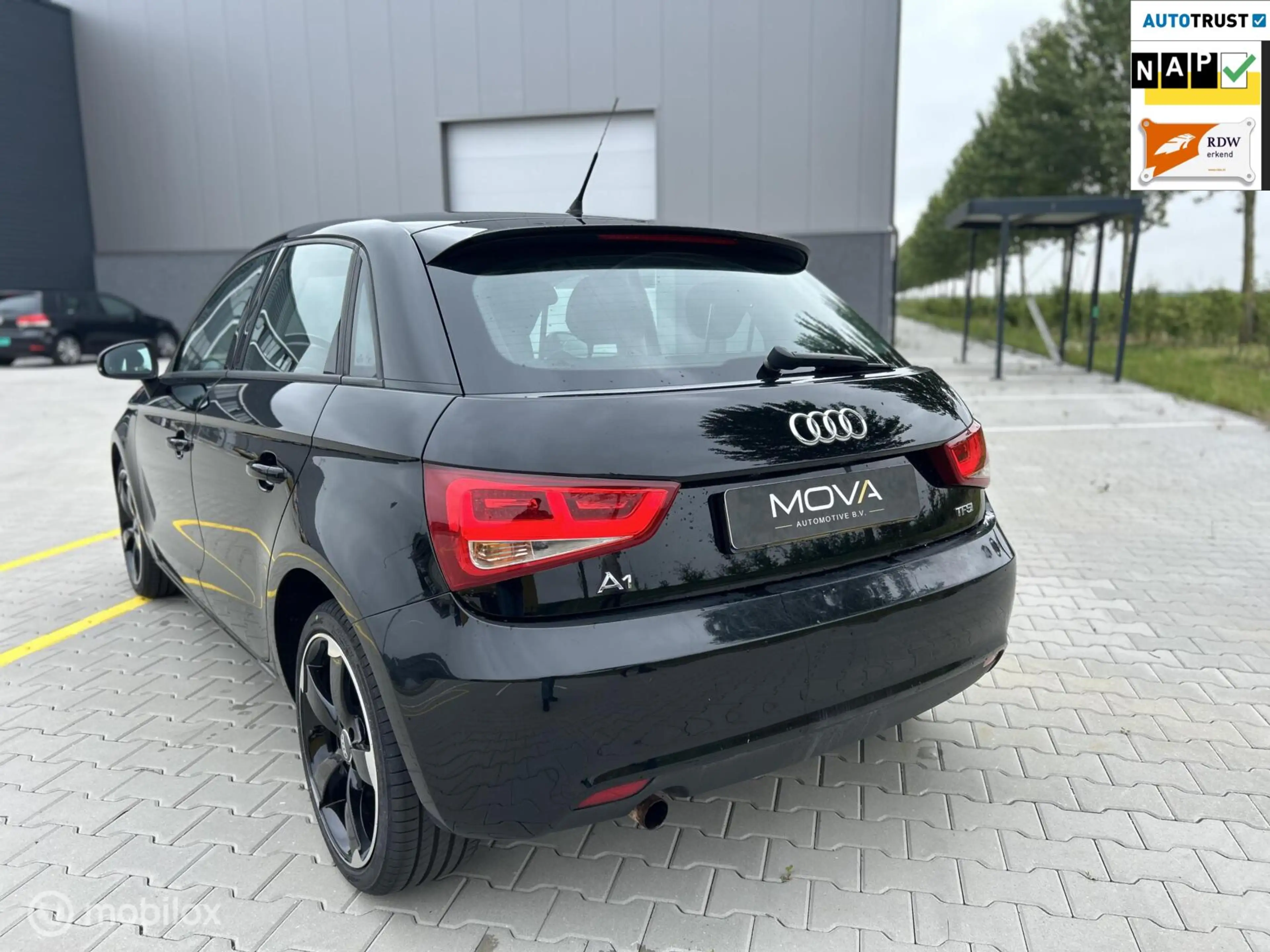 Audi A1 Sportback 1.2 TFSI Attraction|APK|CRUISE CON|BOEKJ — photo 3