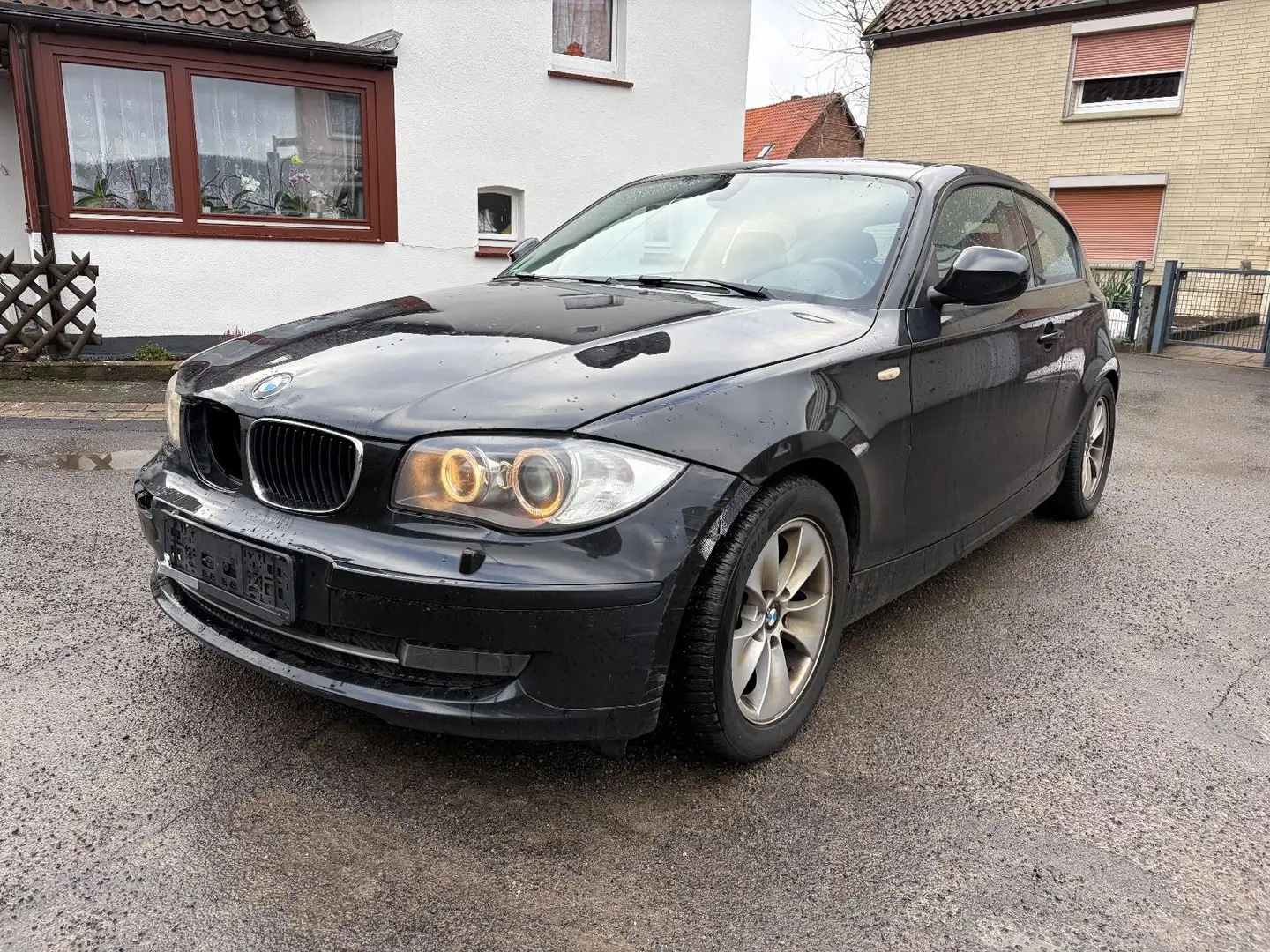 BMW 120 d Limousine Sportpaket/Schiebedach/Euro5 Schwarz - 1