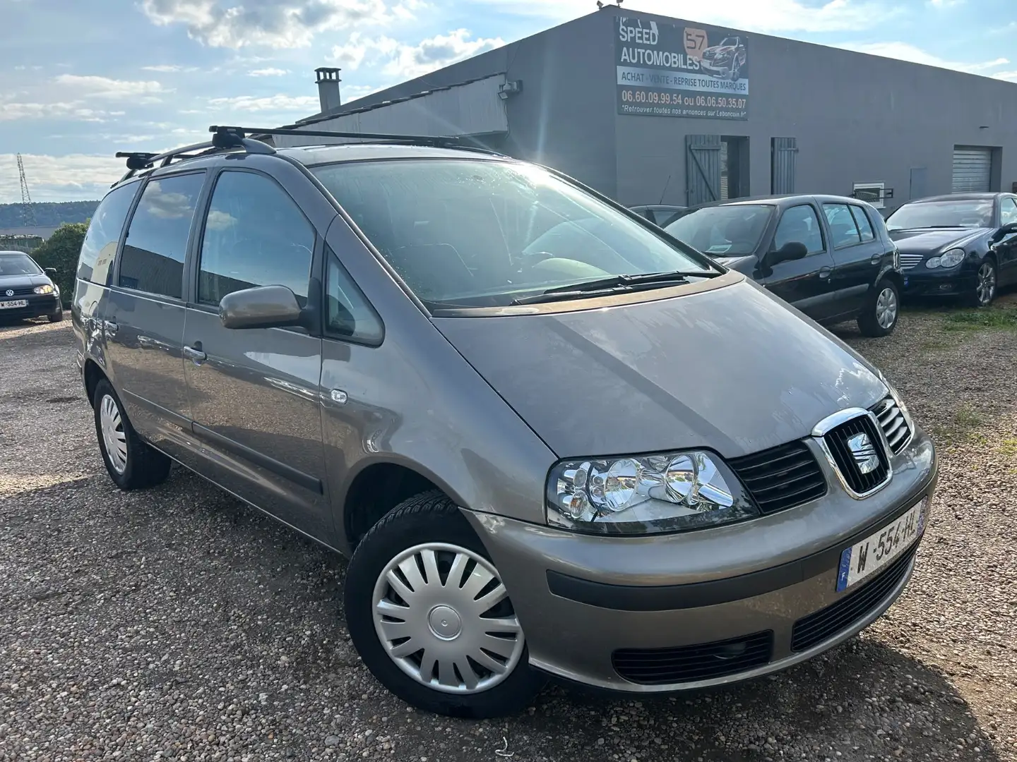 SEAT Alhambra KIDS Grau - 1