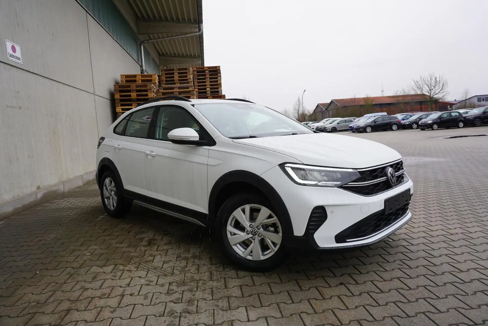 Volkswagen Taigo 1.0TSI Life DSG Navi/MirrorLi Kamera SHZ Biały - 1