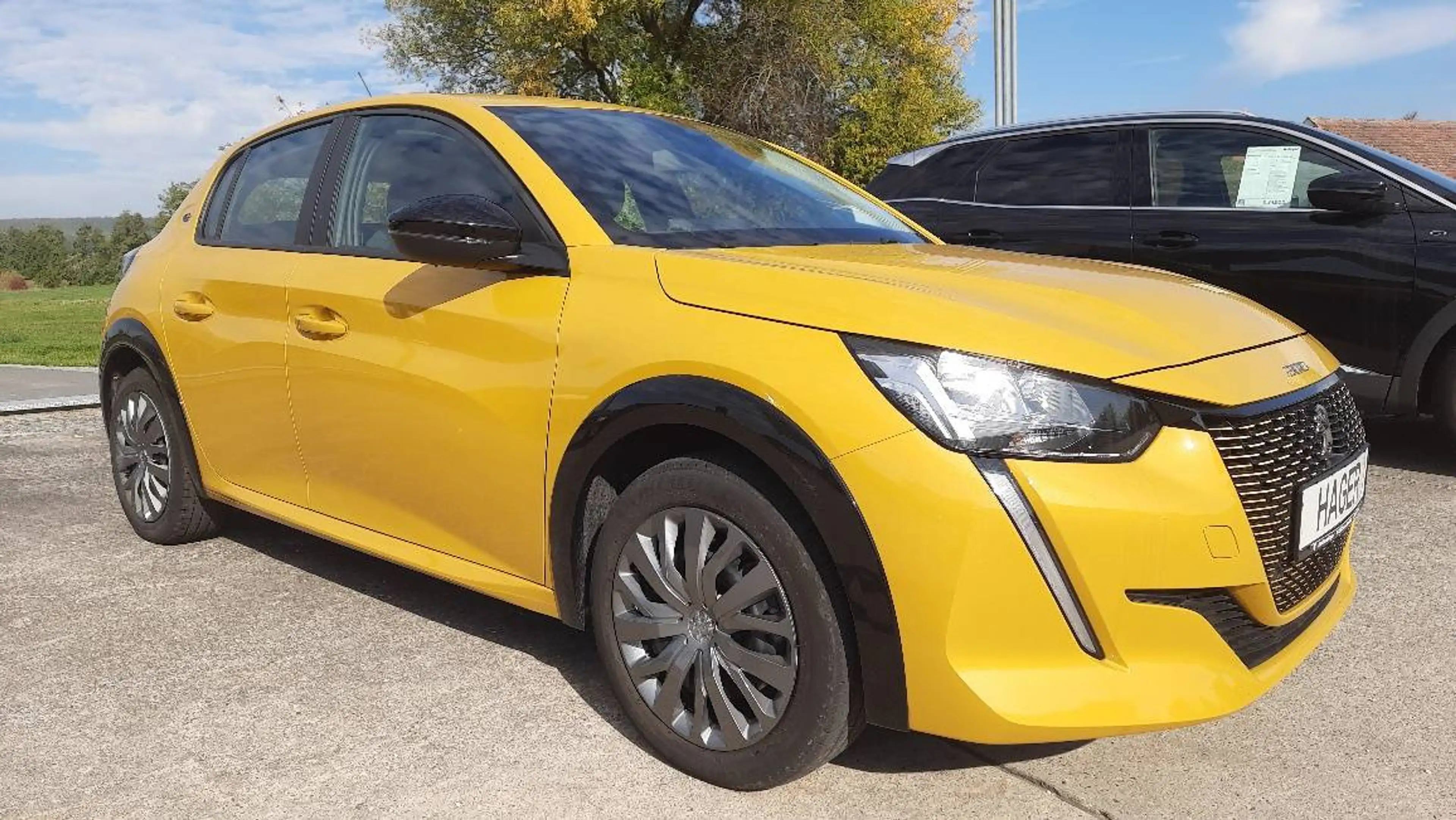 Peugeot 208 E-ACTIVE DAB Sitzheizung Tempomat Navigationssystem — photo 7