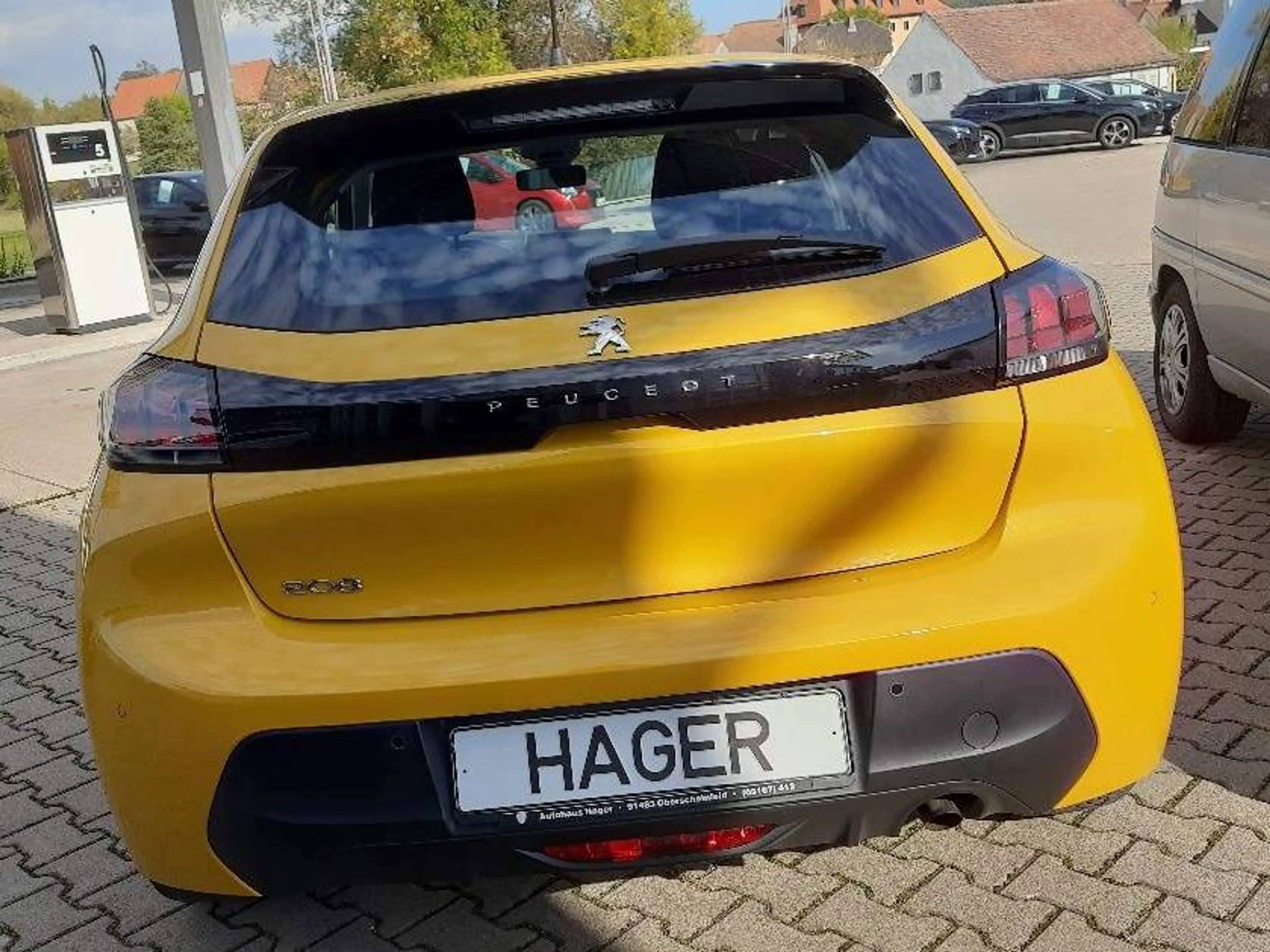 Peugeot 208 E-ACTIVE DAB Sitzheizung Tempomat Navigationssystem — photo 3