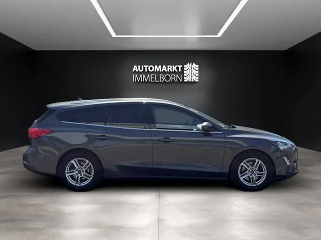 Ford Focus view 7