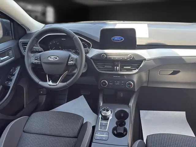Ford Focus view 15