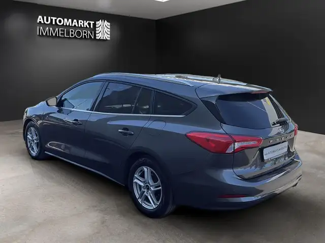 Ford Focus view 5