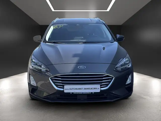 Ford Focus view 8