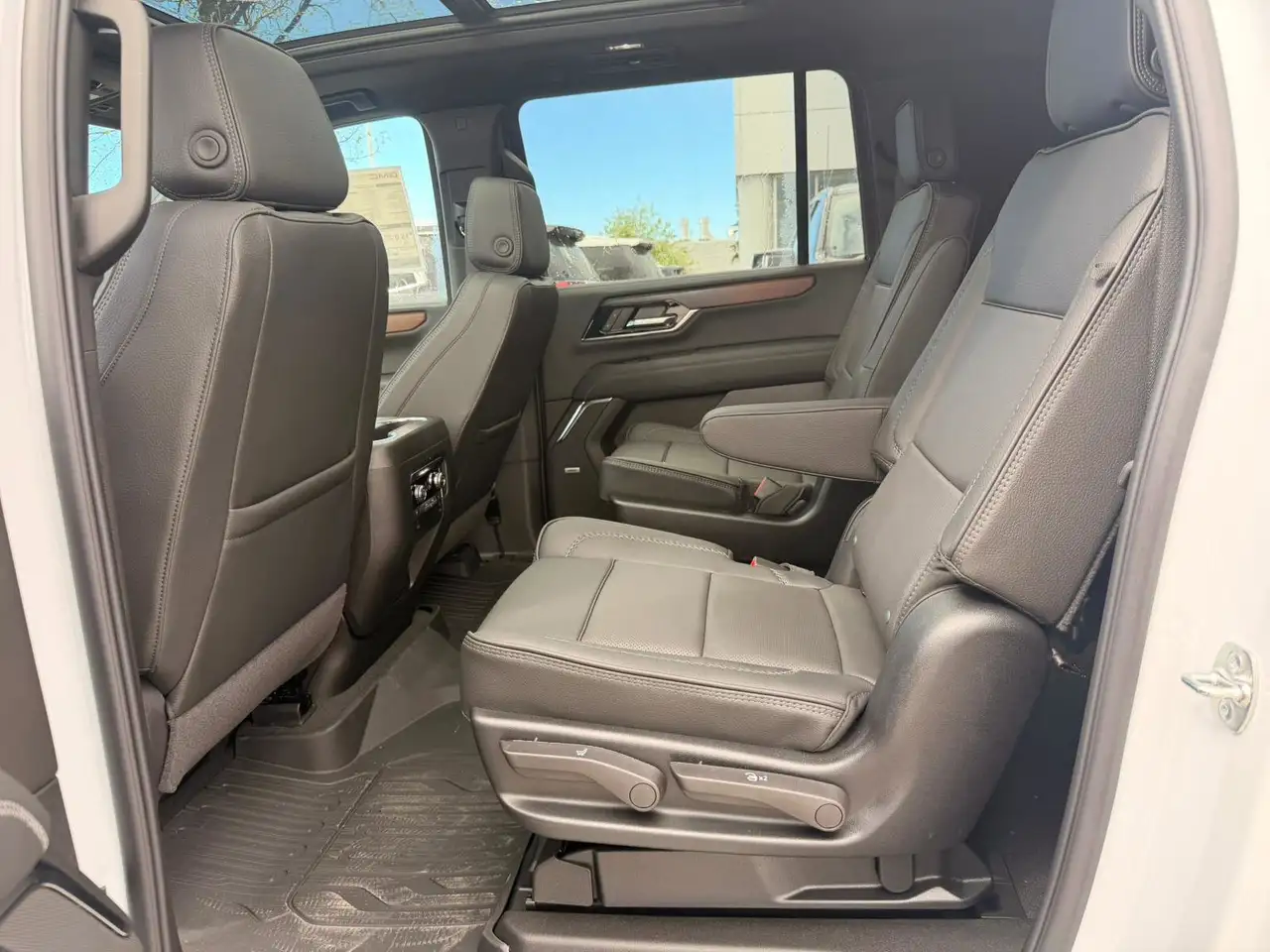 GMC Yukon снимка GMC Yukon