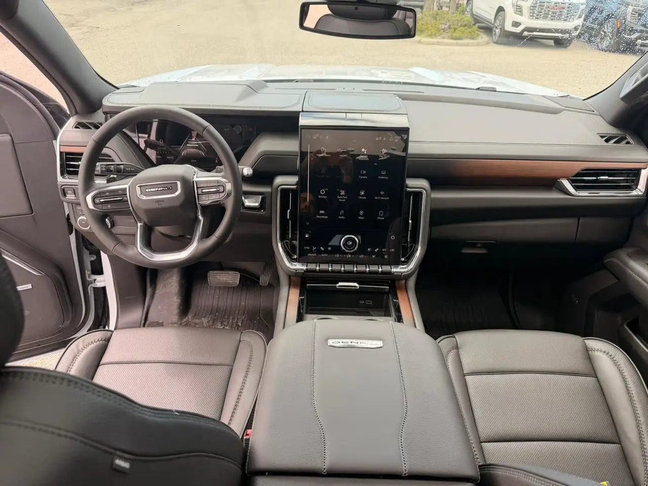 GMC Yukon снимка GMC Yukon