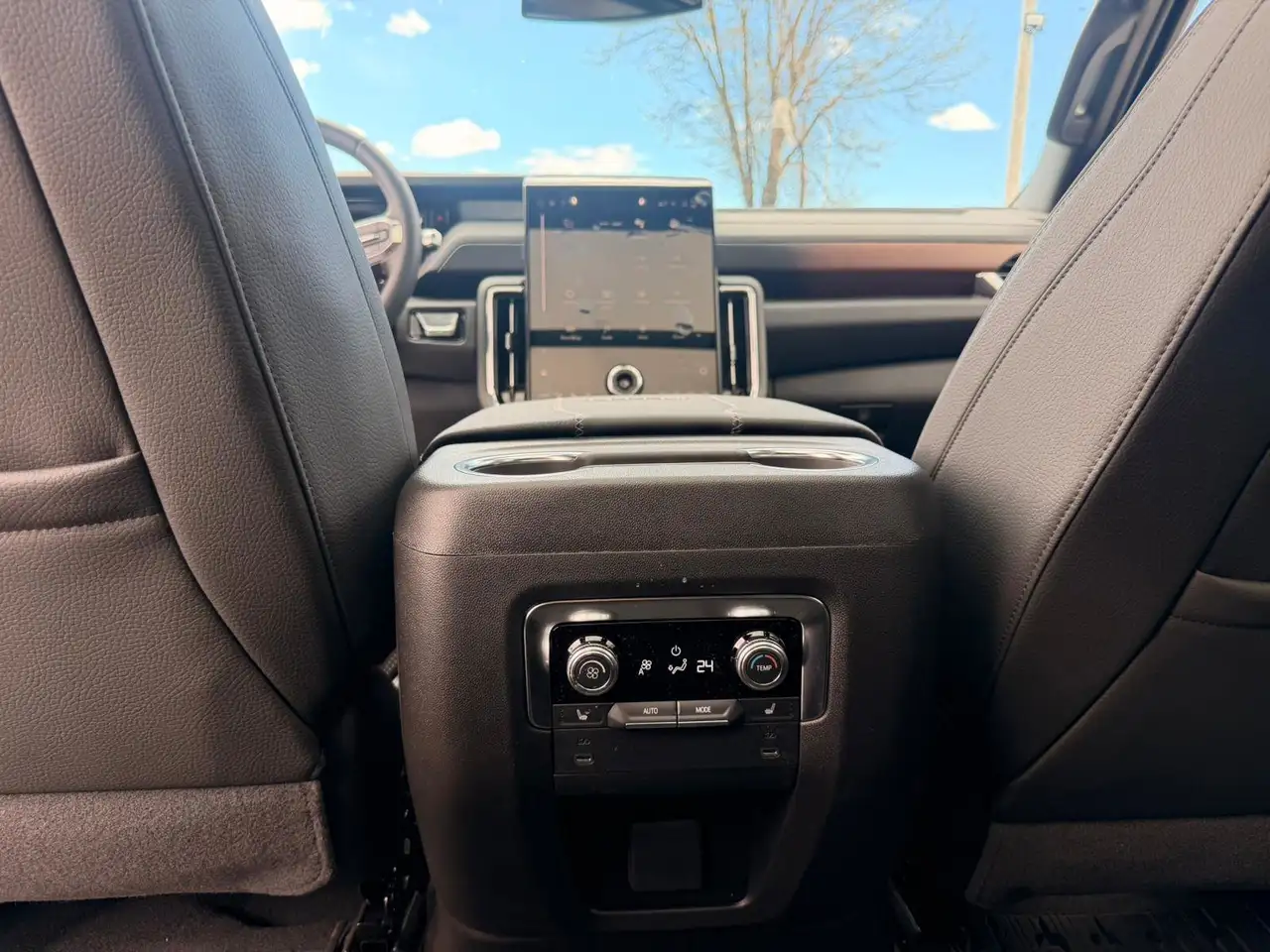 GMC Yukon снимка GMC Yukon