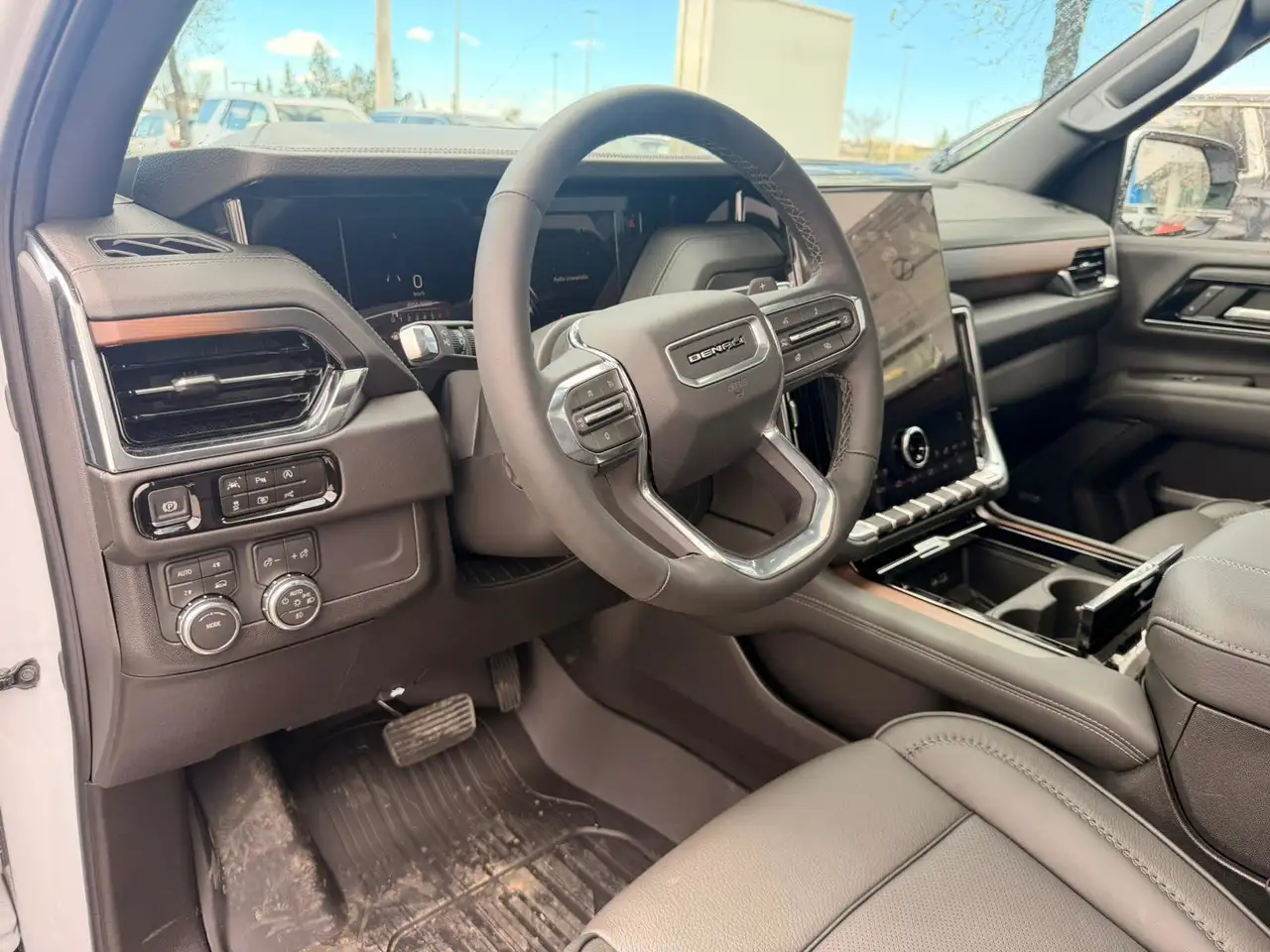 GMC Yukon снимка GMC Yukon