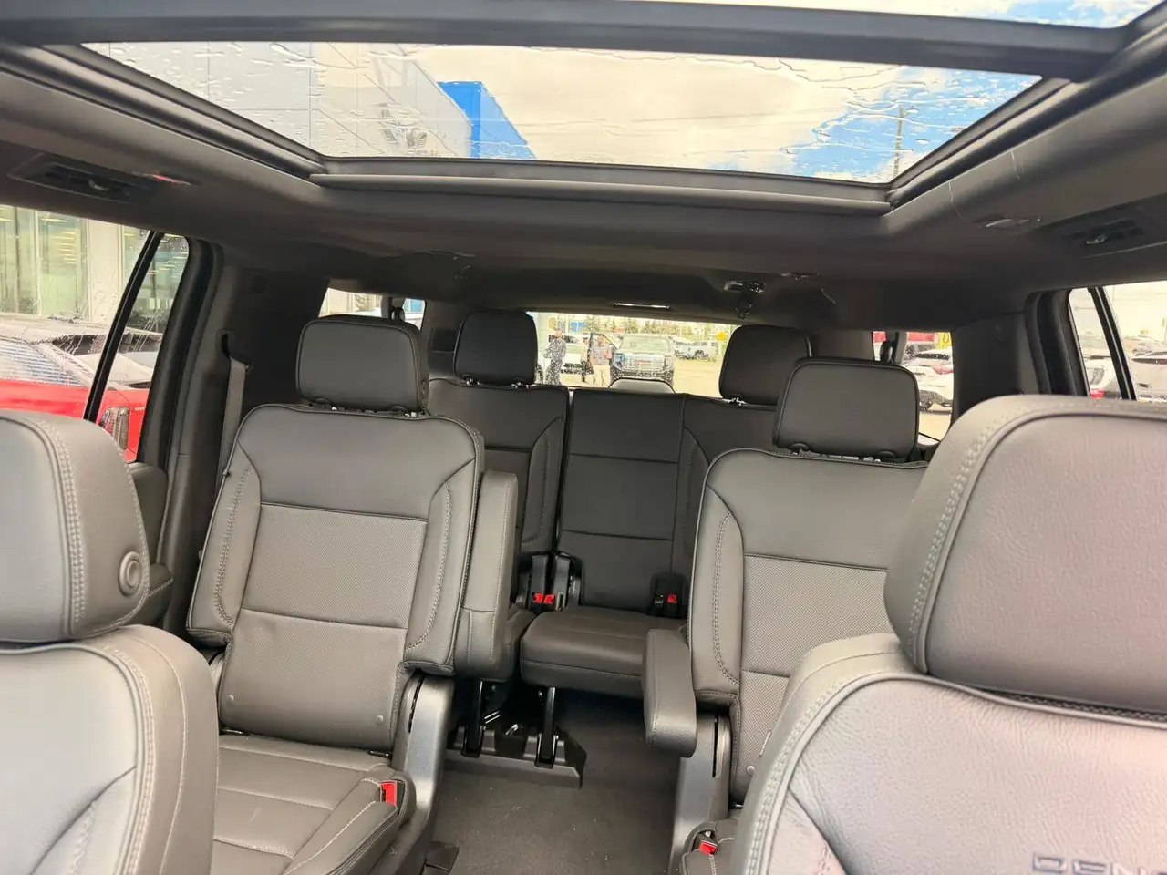 GMC Yukon снимка GMC Yukon