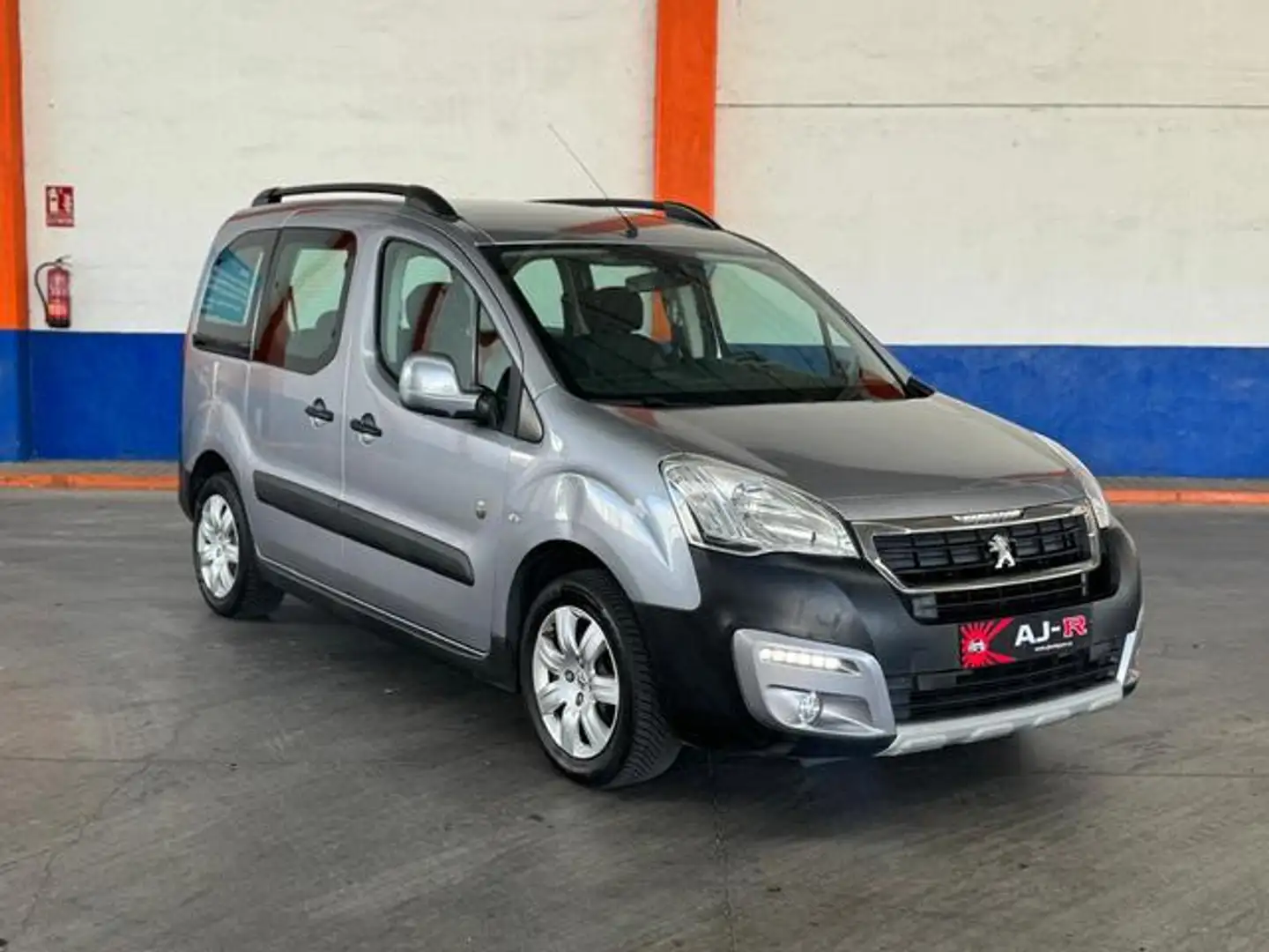 Peugeot Partner Tepee 1.6BlueHDI Outdoor 100 Grigio - 1