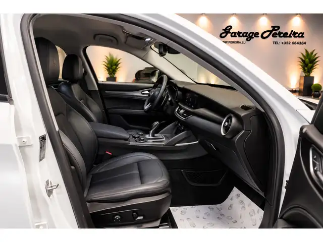 Alfa Romeo Stelvio view 7