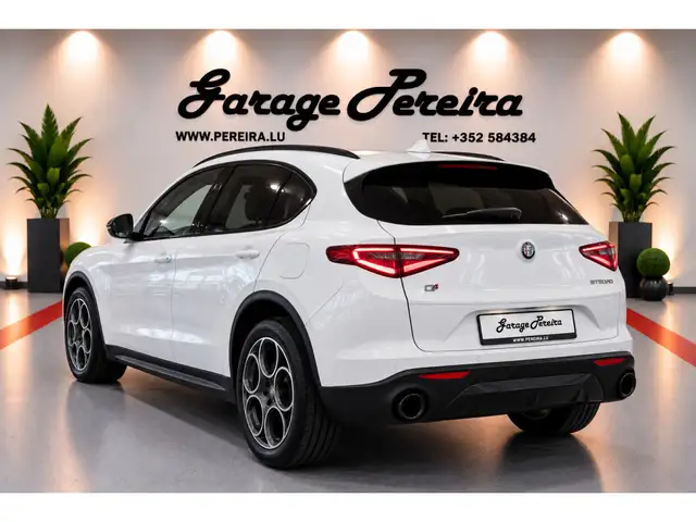 Alfa Romeo Stelvio view 4