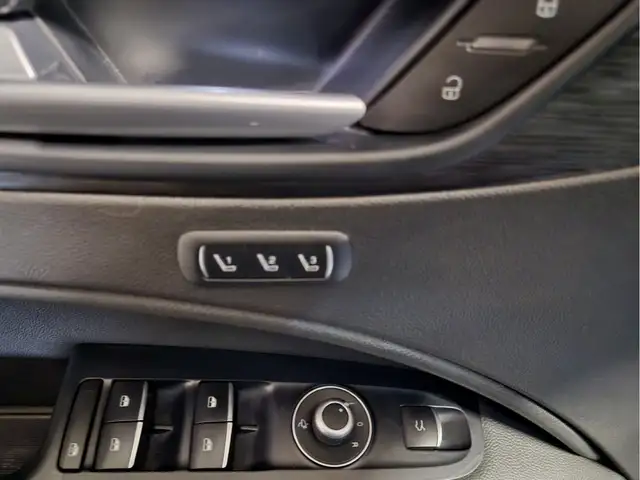 Alfa Romeo Stelvio view 12