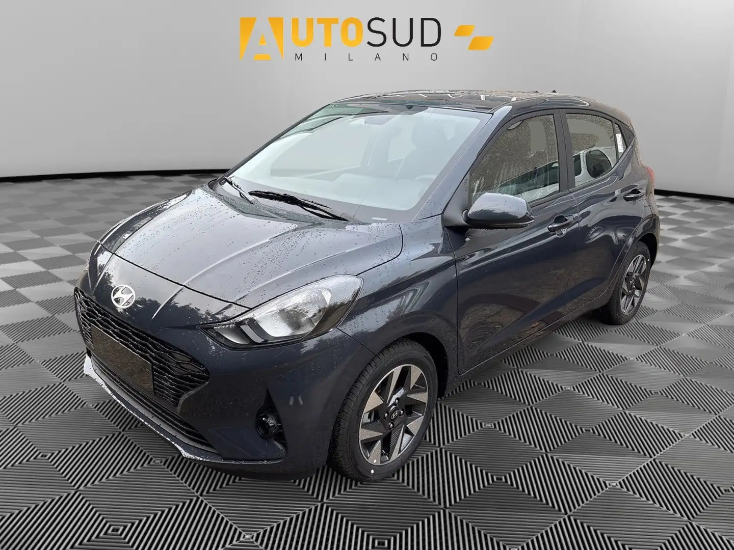 Hyundai i10 III 2023 1.0 mpi Connectline 63cv auto Gris - 1