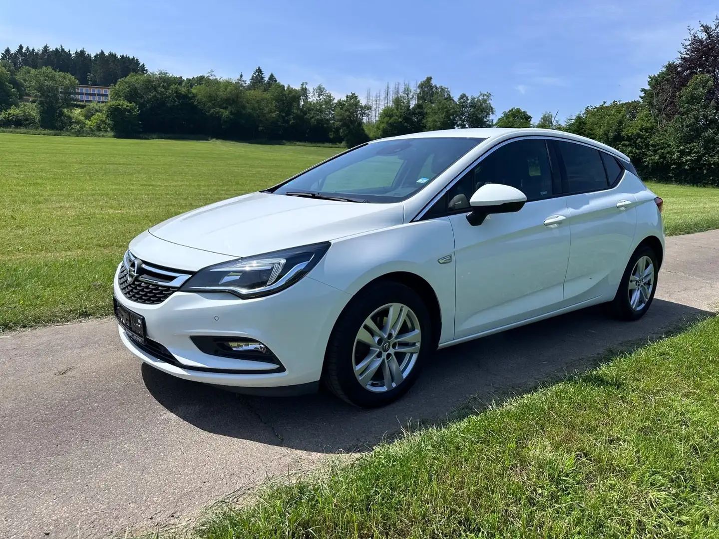 Opel Astra K Limousine 5-trg. Dynamic 1,4 Turbo Weiß - 2