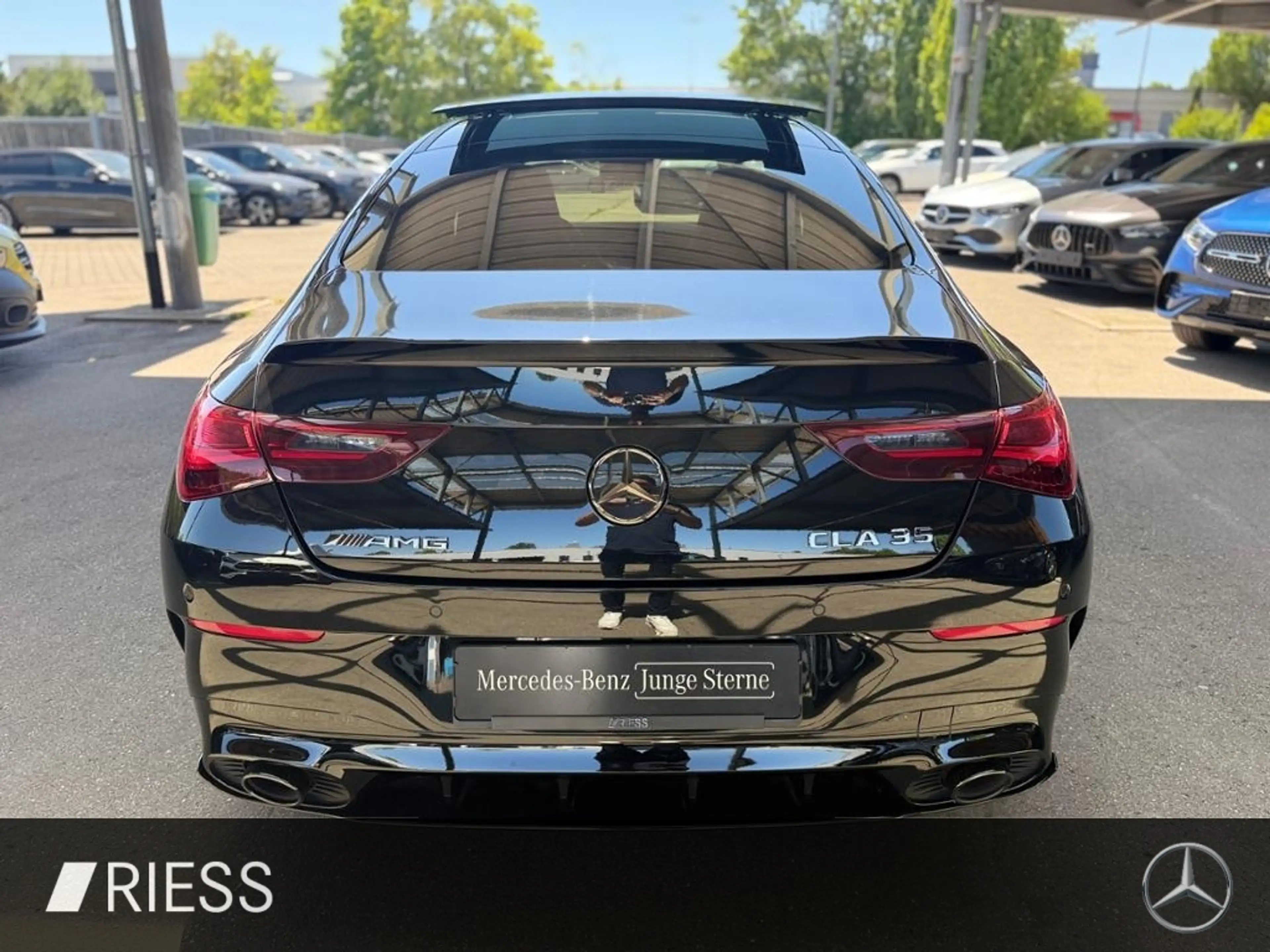 Mercedes-Benz CLA 35 AMG 4MATIC Coupé PANO BURM AERO NGHT II — photo 9