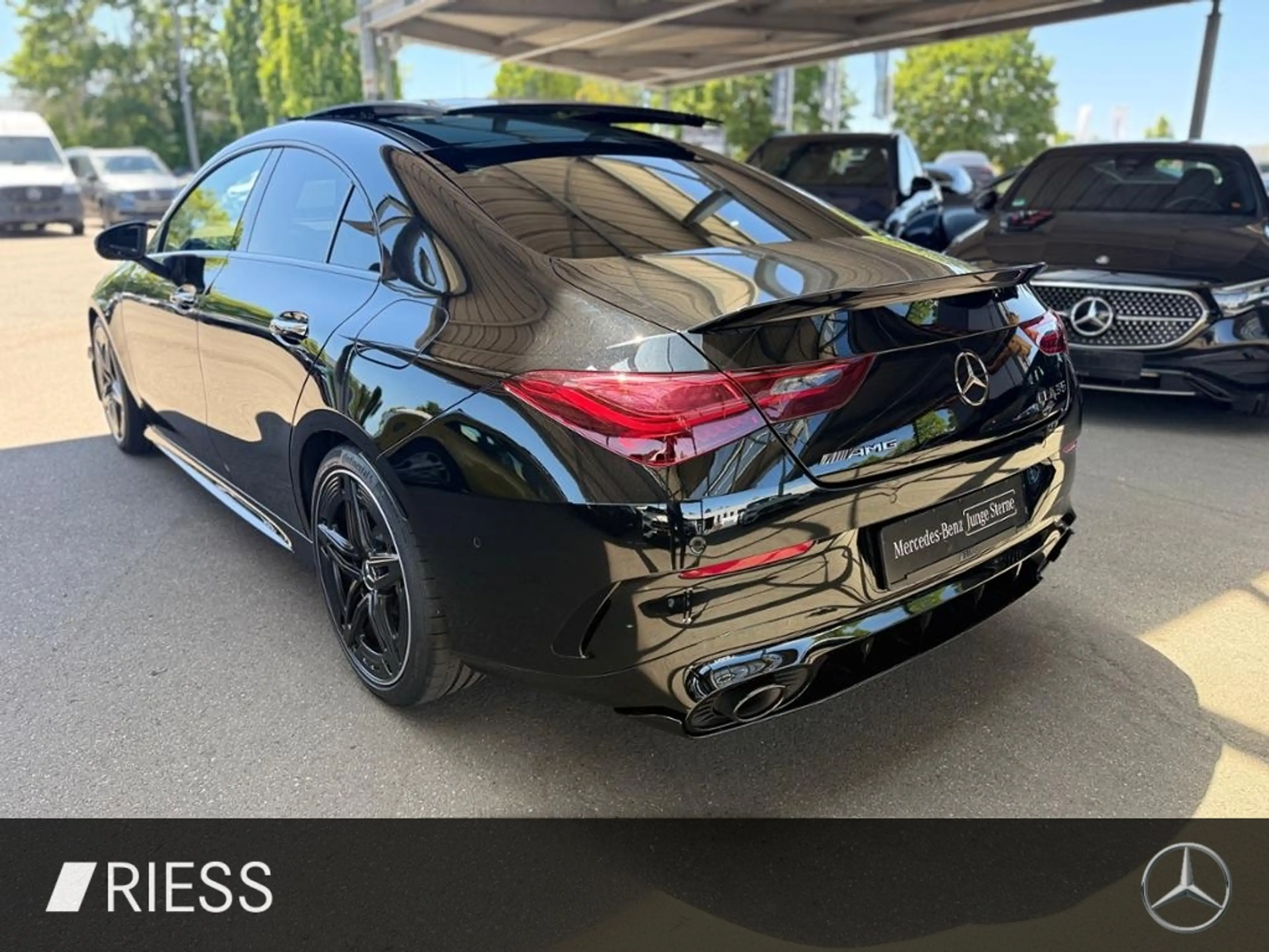 Mercedes-Benz CLA 35 AMG 4MATIC Coupé PANO BURM AERO NGHT II — photo 8