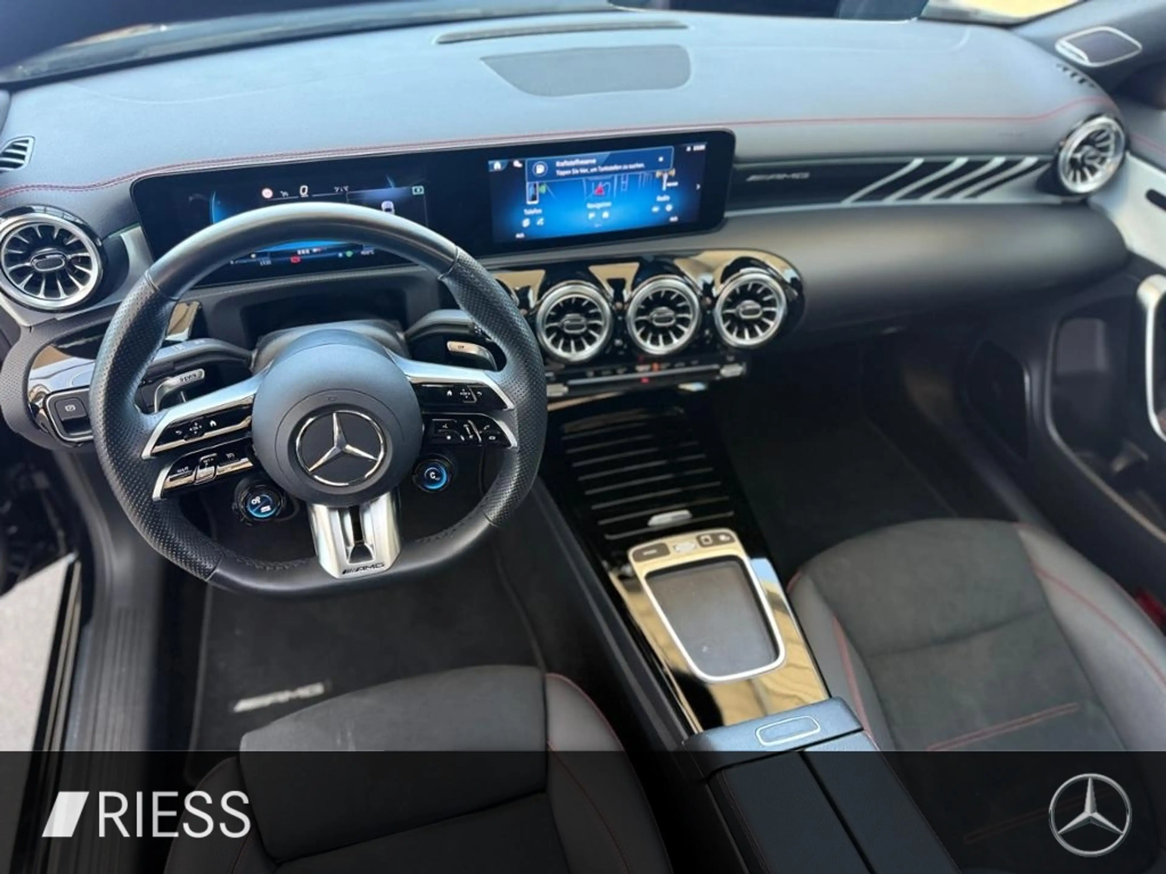 Mercedes-Benz CLA 35 AMG 4MATIC Coupé PANO BURM AERO NGHT II — photo 15