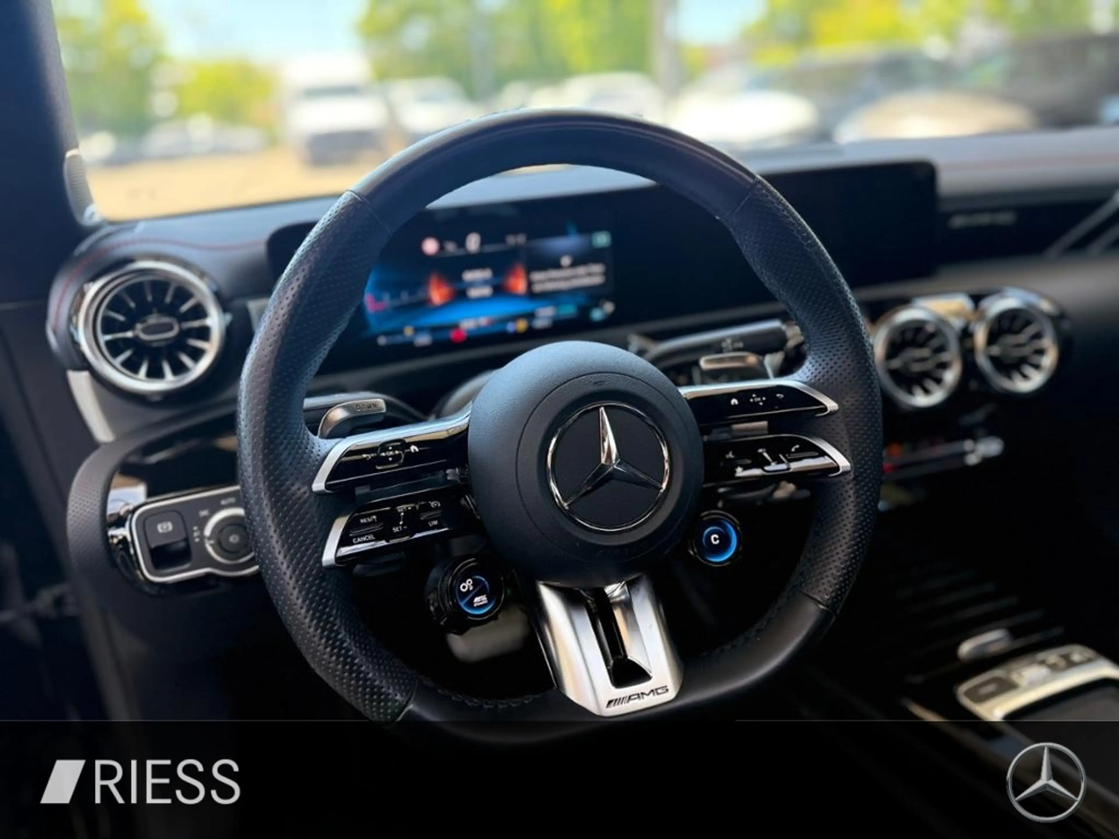 Mercedes-Benz CLA 35 AMG 4MATIC Coupé PANO BURM AERO NGHT II — photo 13
