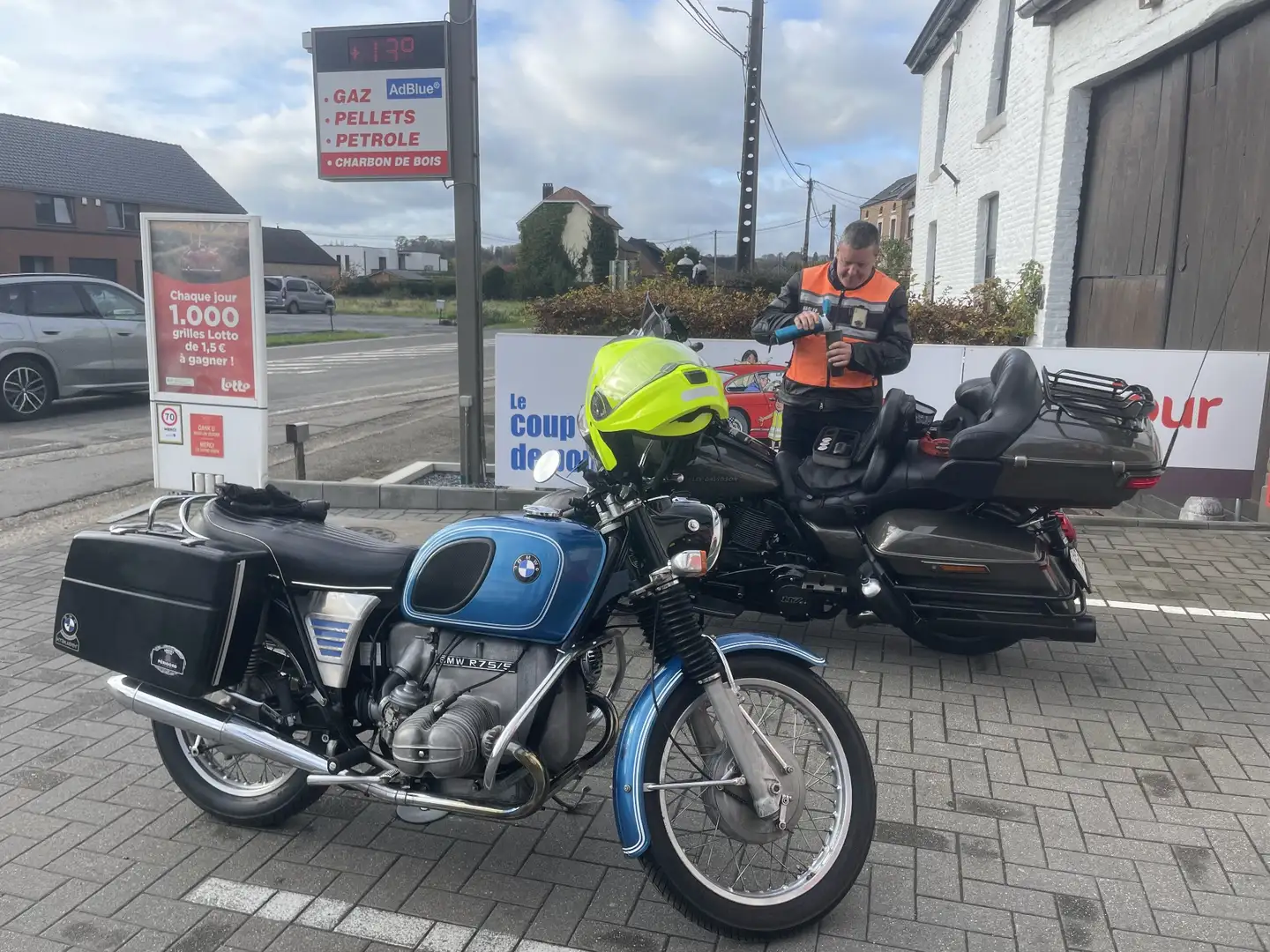 BMW R 75/5 cilinder protectors, original side bags, charger s Azul - 1