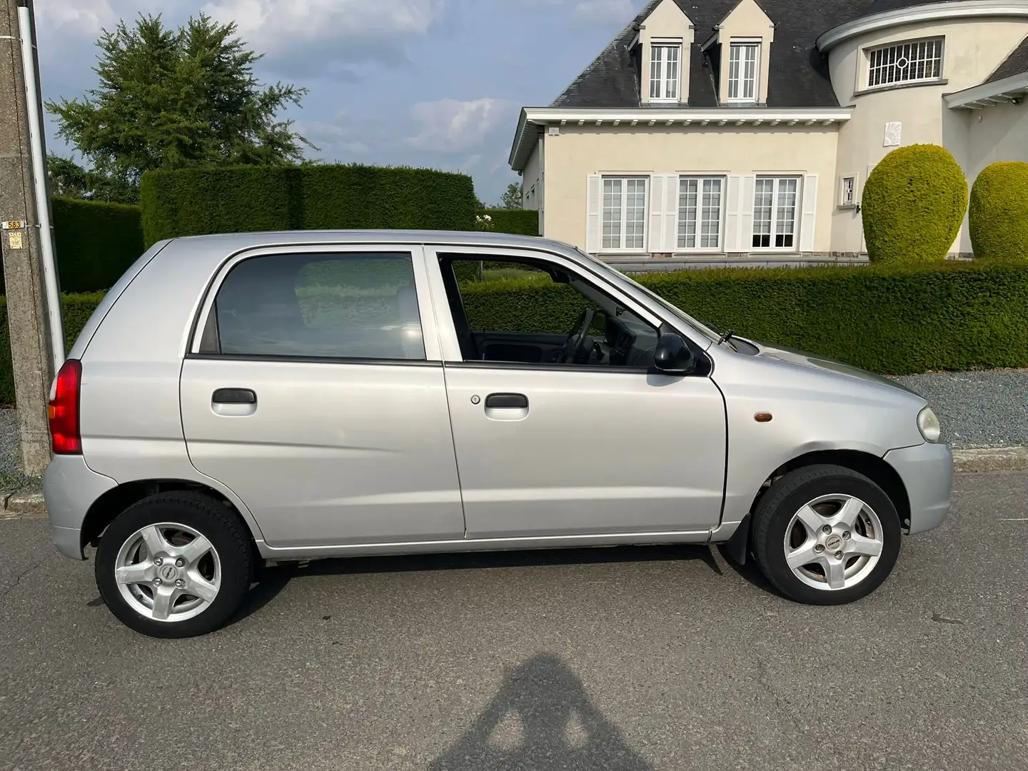 Suzuki Alto Alto 2005 – 99 000 km – Économique & fiable Gris - 1