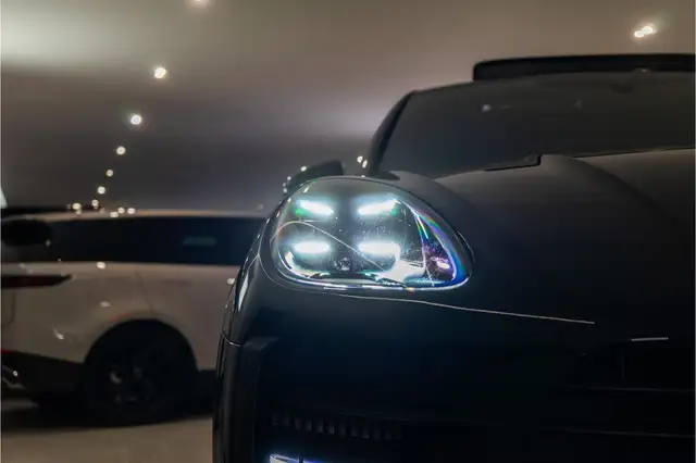 Porsche Macan view 9