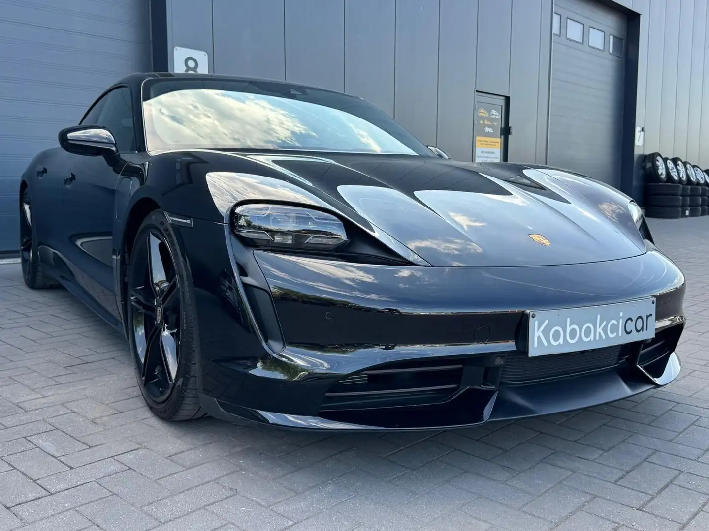 Porsche Taycan 93.4 kWh Turbo // VEHICULE BELGE // CARNET Zwart - 1
