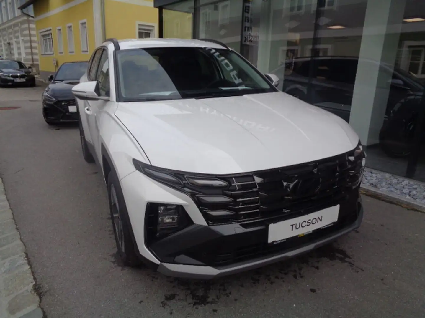 Hyundai TUCSON 1,6 T-GDI 2WD Go! Weiß - 2