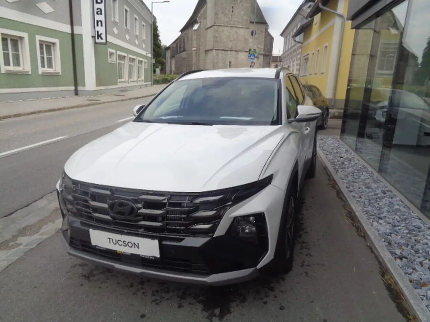 Hyundai TUCSON 1,6 T-GDI 2WD Go! Weiß - 1