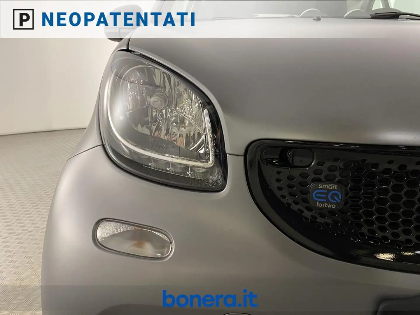 smart forTwo eq Youngster my19 Grijs - 2