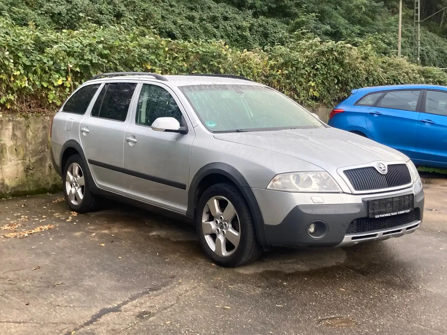 Skoda Octavia 2.0 FSI Scout 4X4 SHZ|Klimaaut.|Temp. Silber - 2