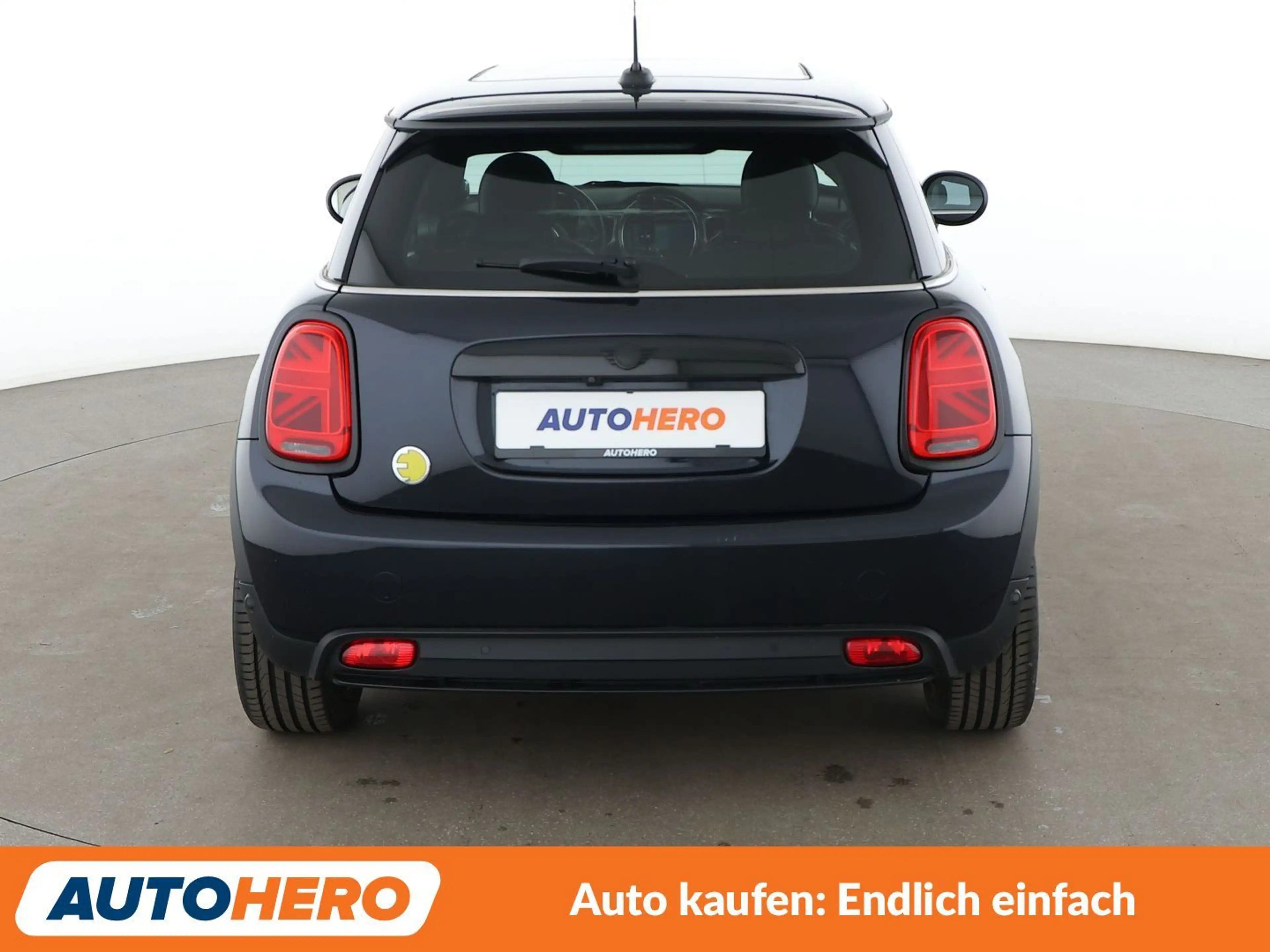 MINI Cooper SE Cooper SE Yours Trim — photo 5