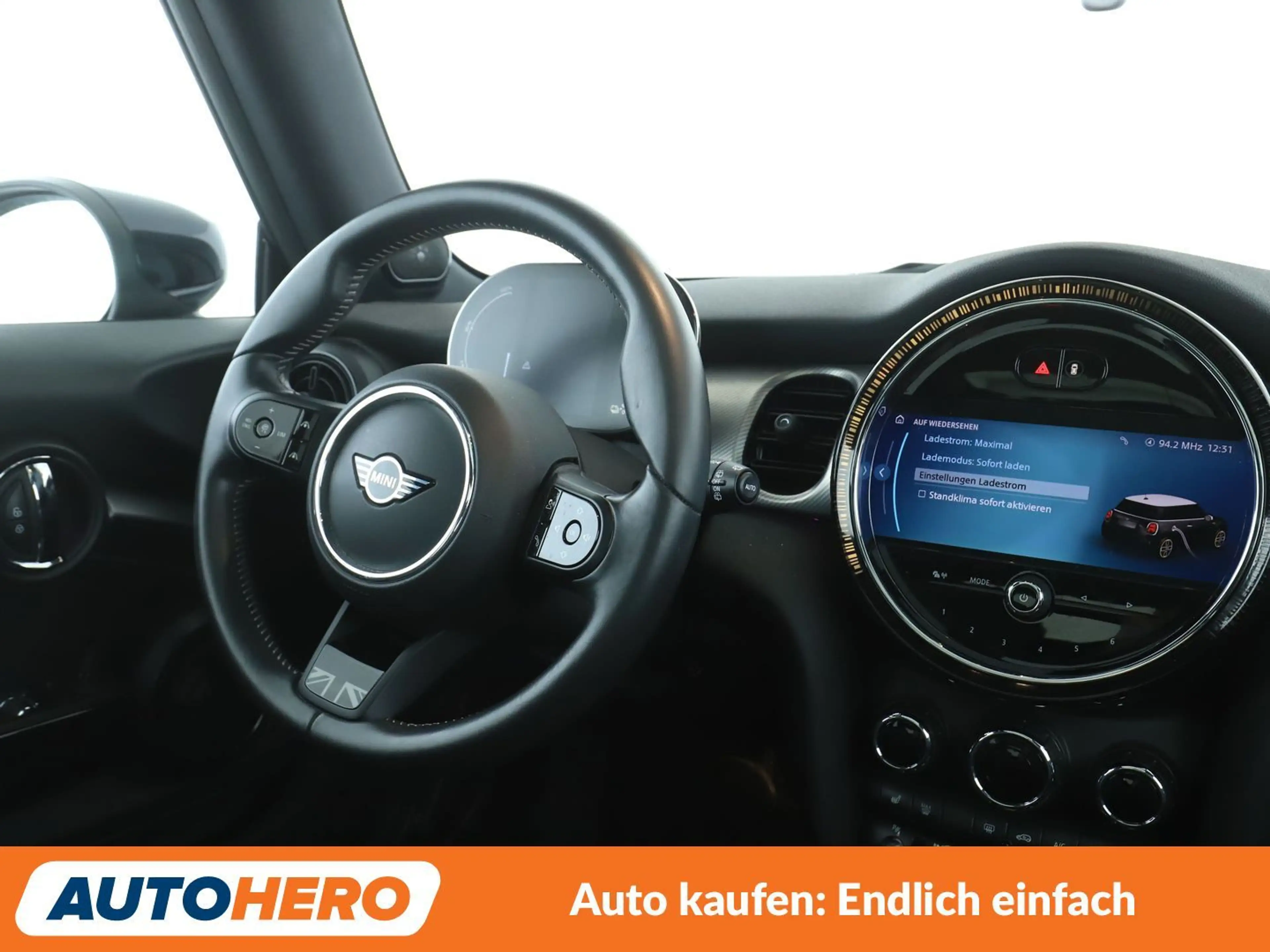MINI Cooper SE Cooper SE Yours Trim — photo 13