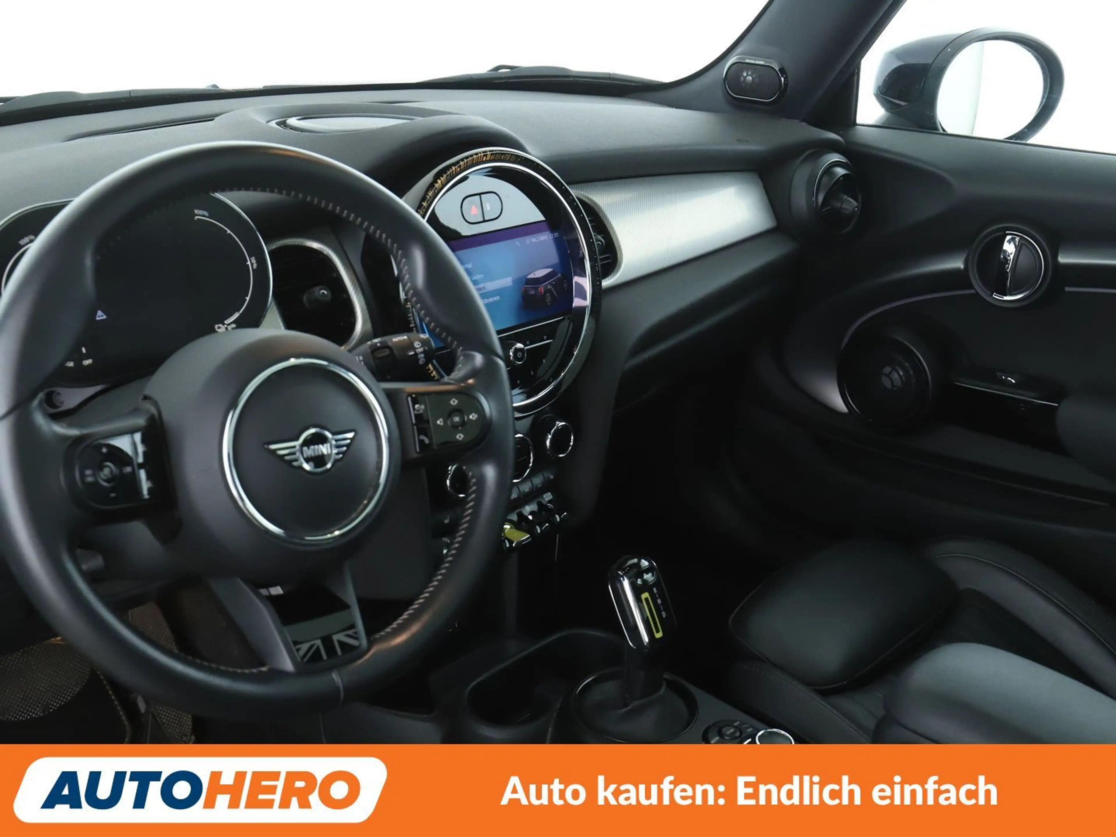 MINI Cooper SE Cooper SE Yours Trim — photo 11