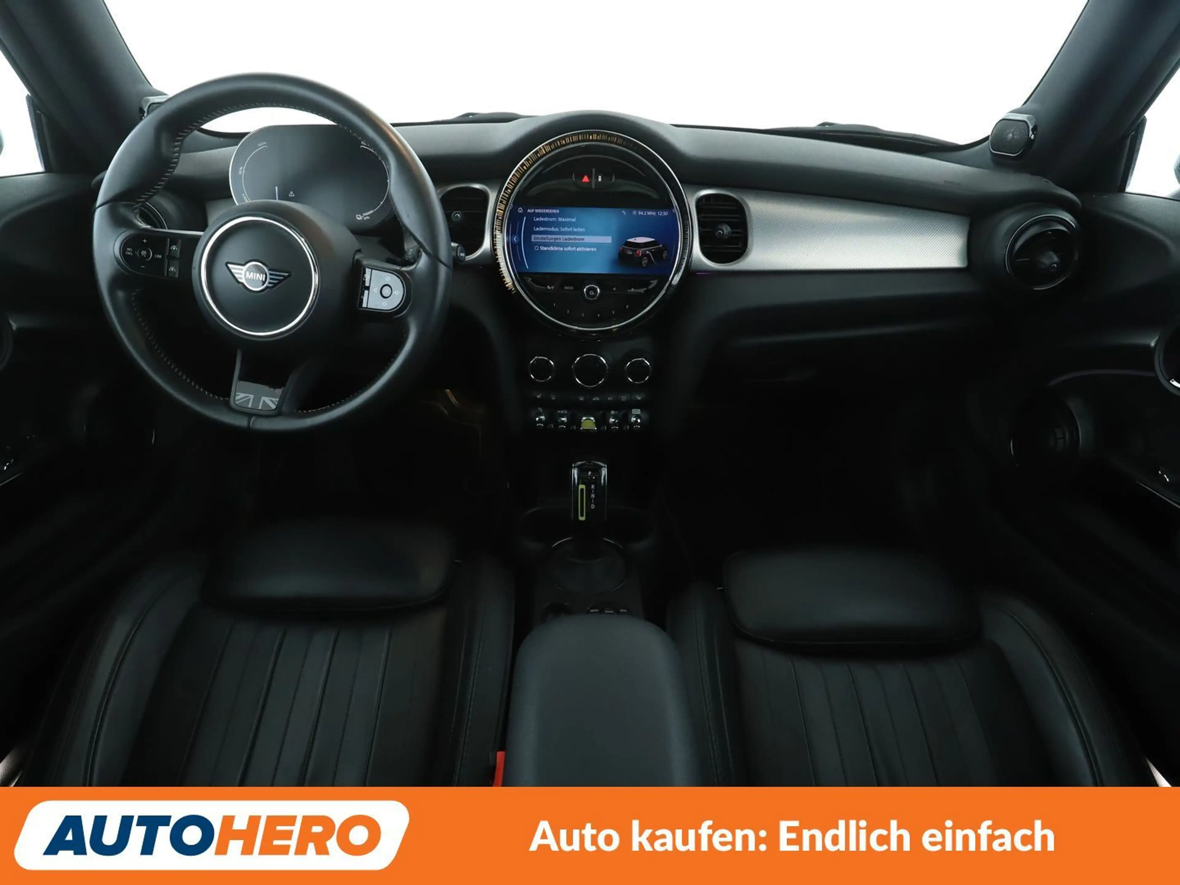 MINI Cooper SE Cooper SE Yours Trim — photo 12