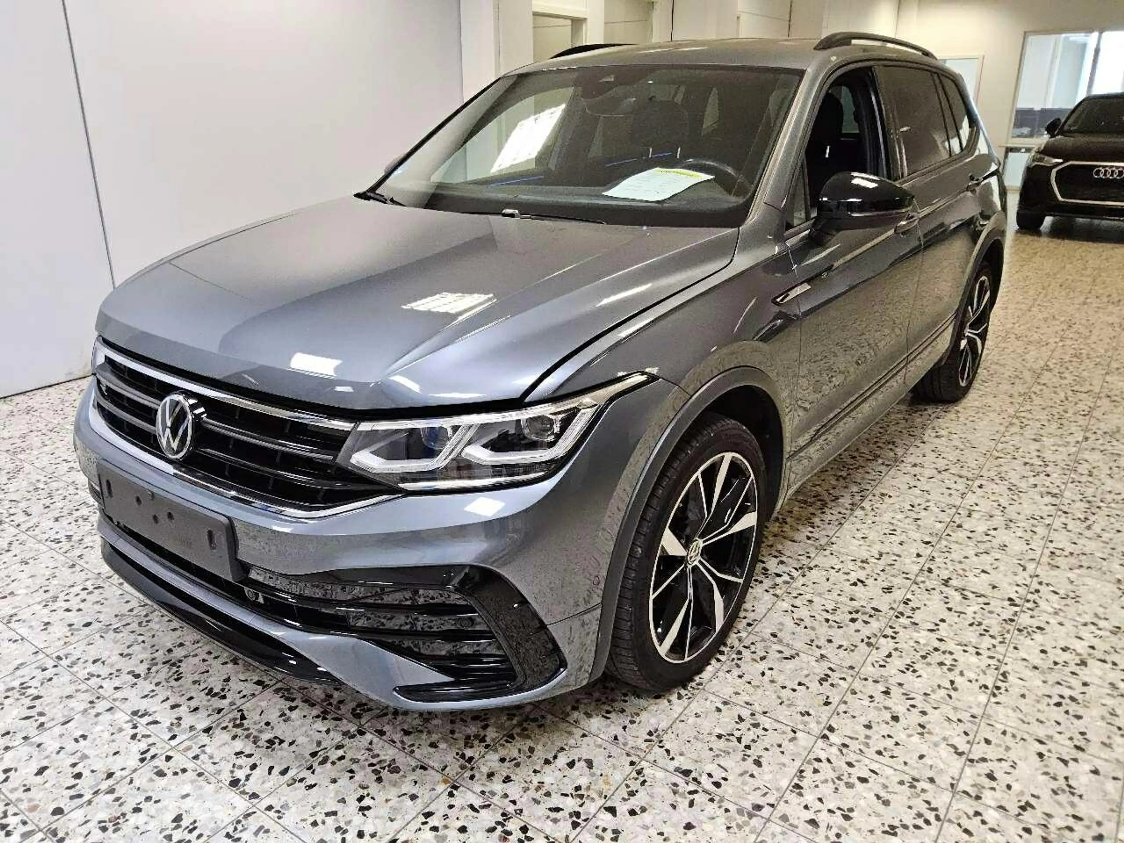 Volkswagen Tiguan Allspace 2.0 TSI R-Line CarPlay|360°|HUD — photo 2