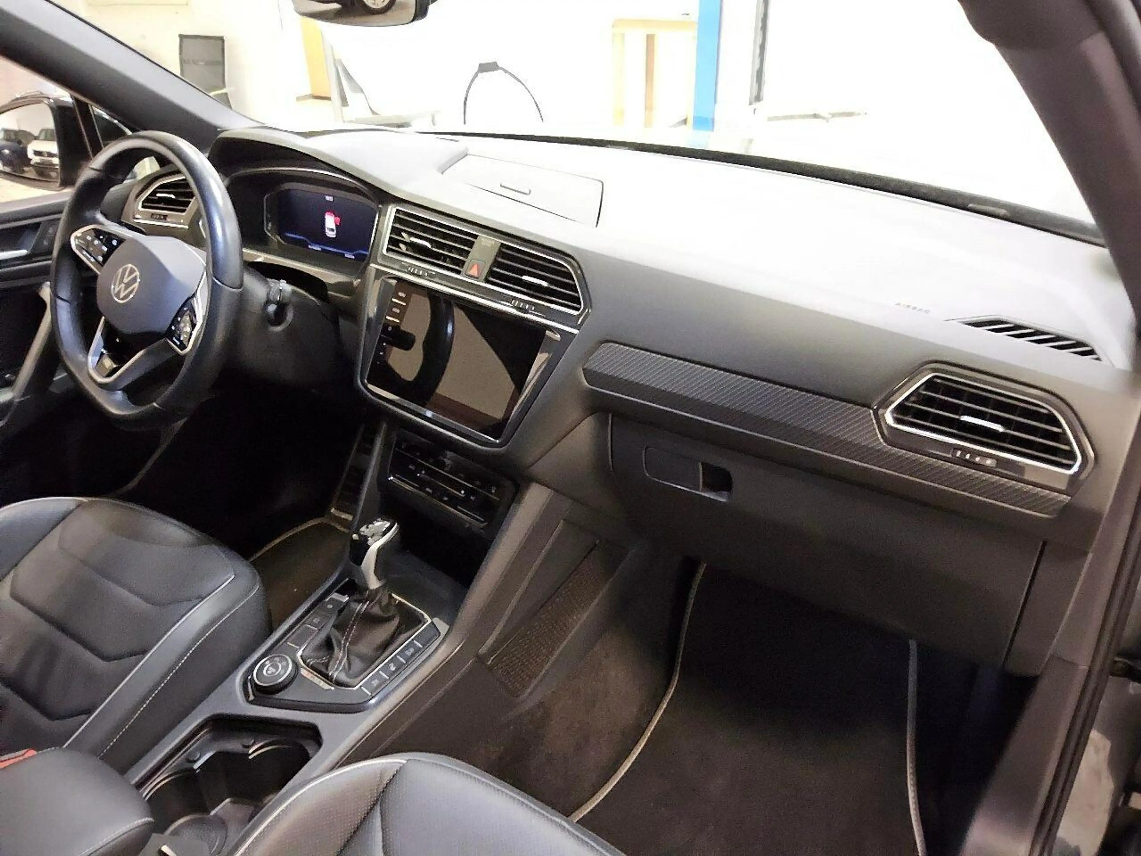 Volkswagen Tiguan Allspace 2.0 TSI R-Line CarPlay|360°|HUD — photo 6