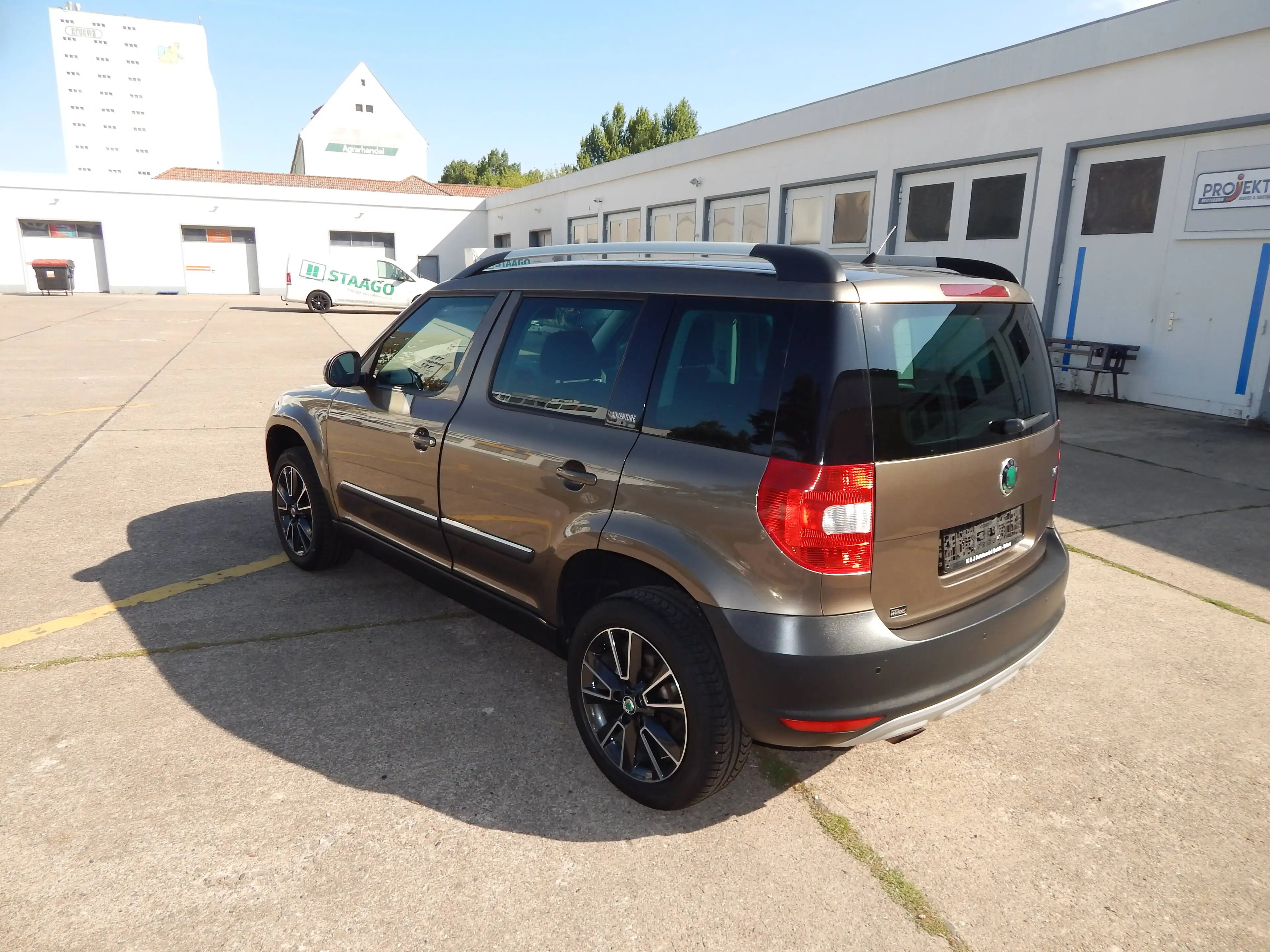 Skoda Yeti Adventure*1.HAND*LM*PDC*90 TKM*SITZHEIZUNG*KLIMAAUT*TOP* — photo 7