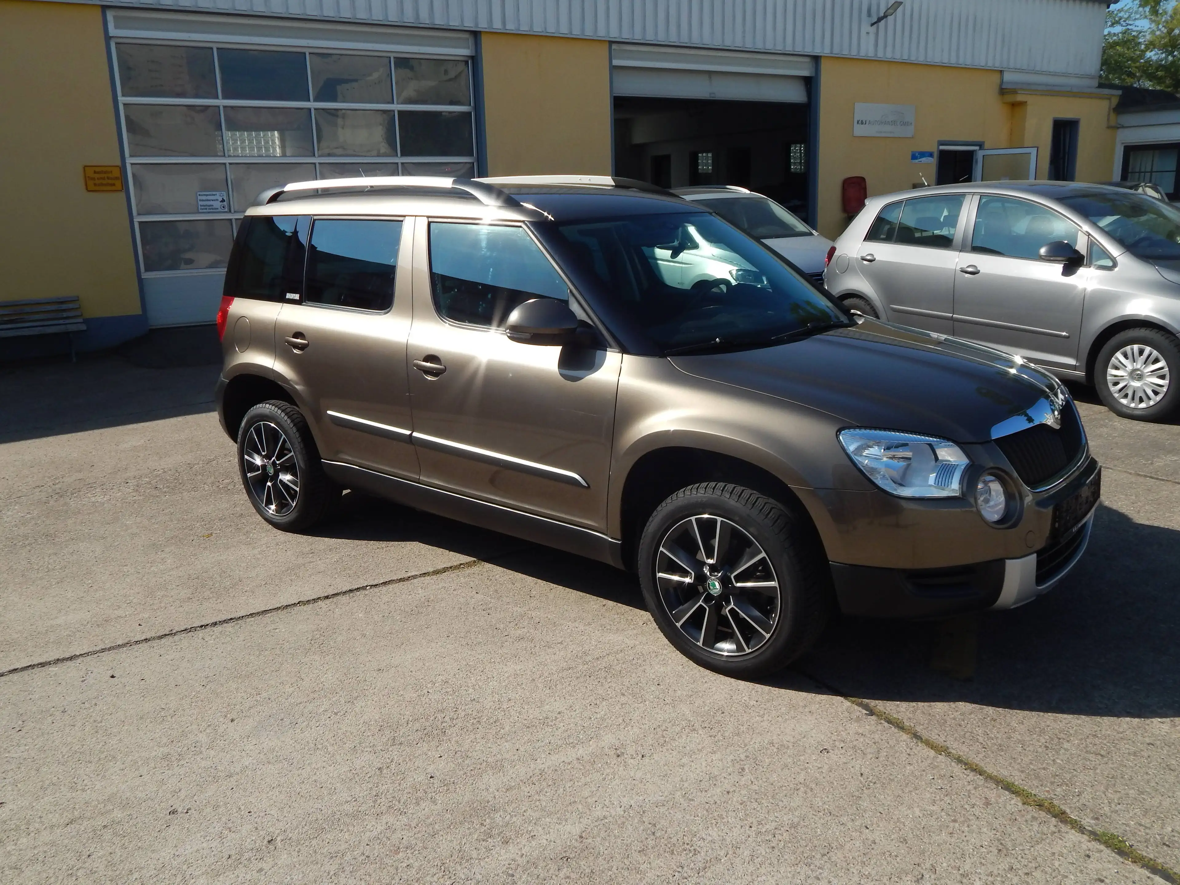 Skoda Yeti Adventure*1.HAND*LM*PDC*90 TKM*SITZHEIZUNG*KLIMAAUT*TOP* — photo 3