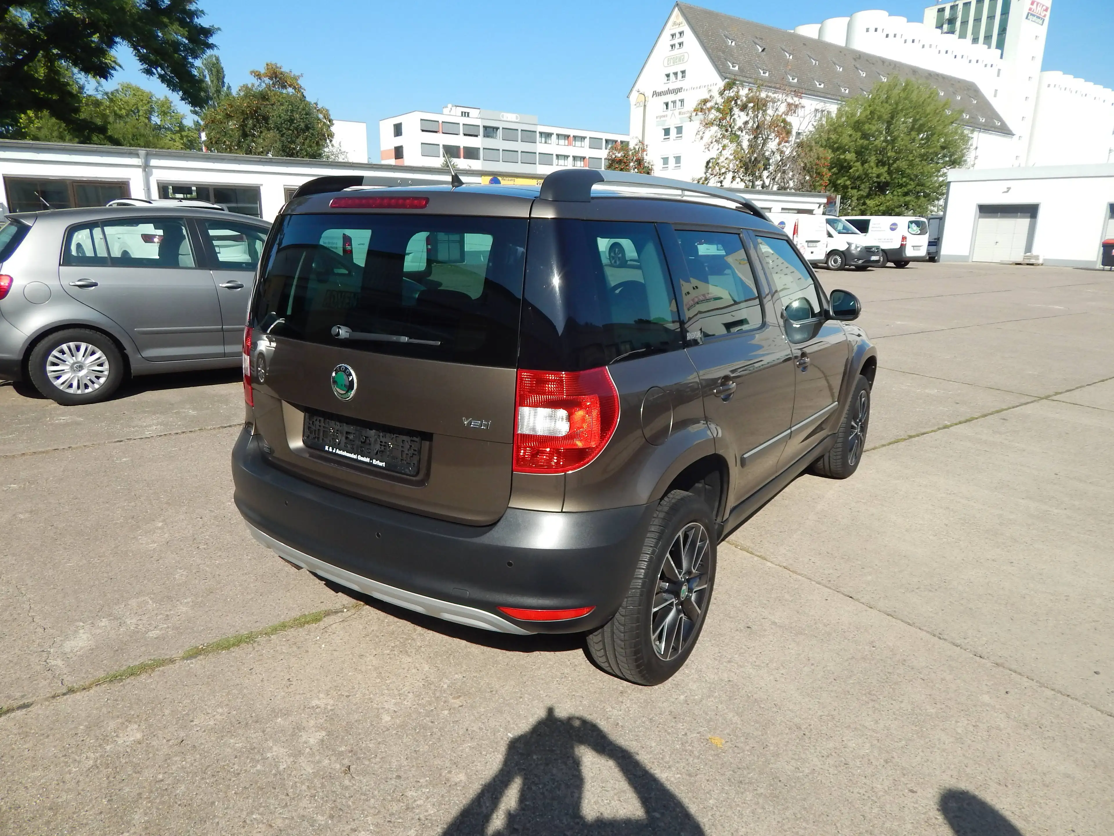 Skoda Yeti Adventure*1.HAND*LM*PDC*90 TKM*SITZHEIZUNG*KLIMAAUT*TOP* — photo 6